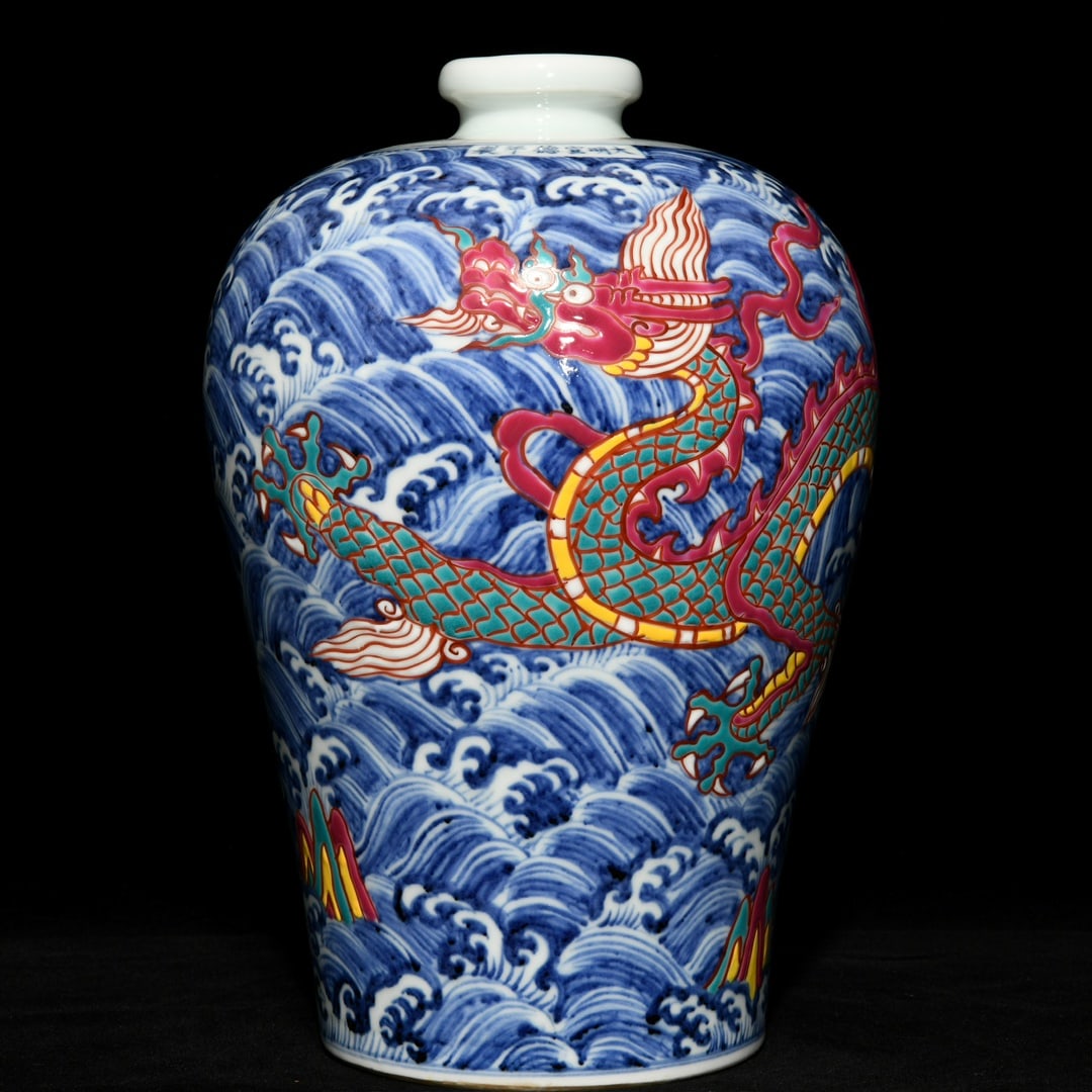 An Exquisite Chinese blue and white alum red sea dragon pattern plum vase: Size: Height 30.5 cm - Width 21 cm |Materials: Porcelain |Style Dynasty: Ming dynasty |Inscription: Xuande Mark |Object: Chinese Antique