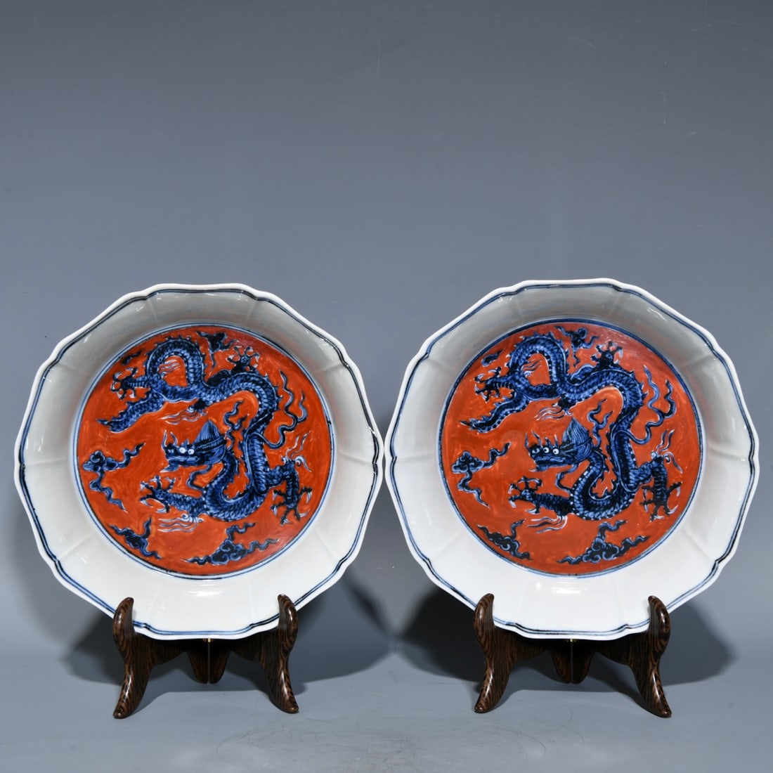 An Exquisite Chinese blue and white alum red dragon pattern ten-edge washer: Size: Width 18.8 cm - Height 5.3 cm |Materials: Porcelain |Style Dynasty: Ming dynasty |Inscription: Xuande Mark |Object: Chinese Antique