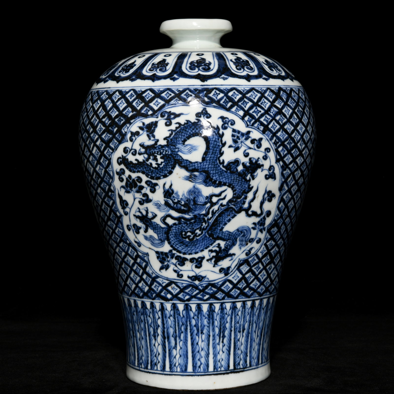 An Exquisite Chinese blue and white dragon pattern plum vase (1 of 9)