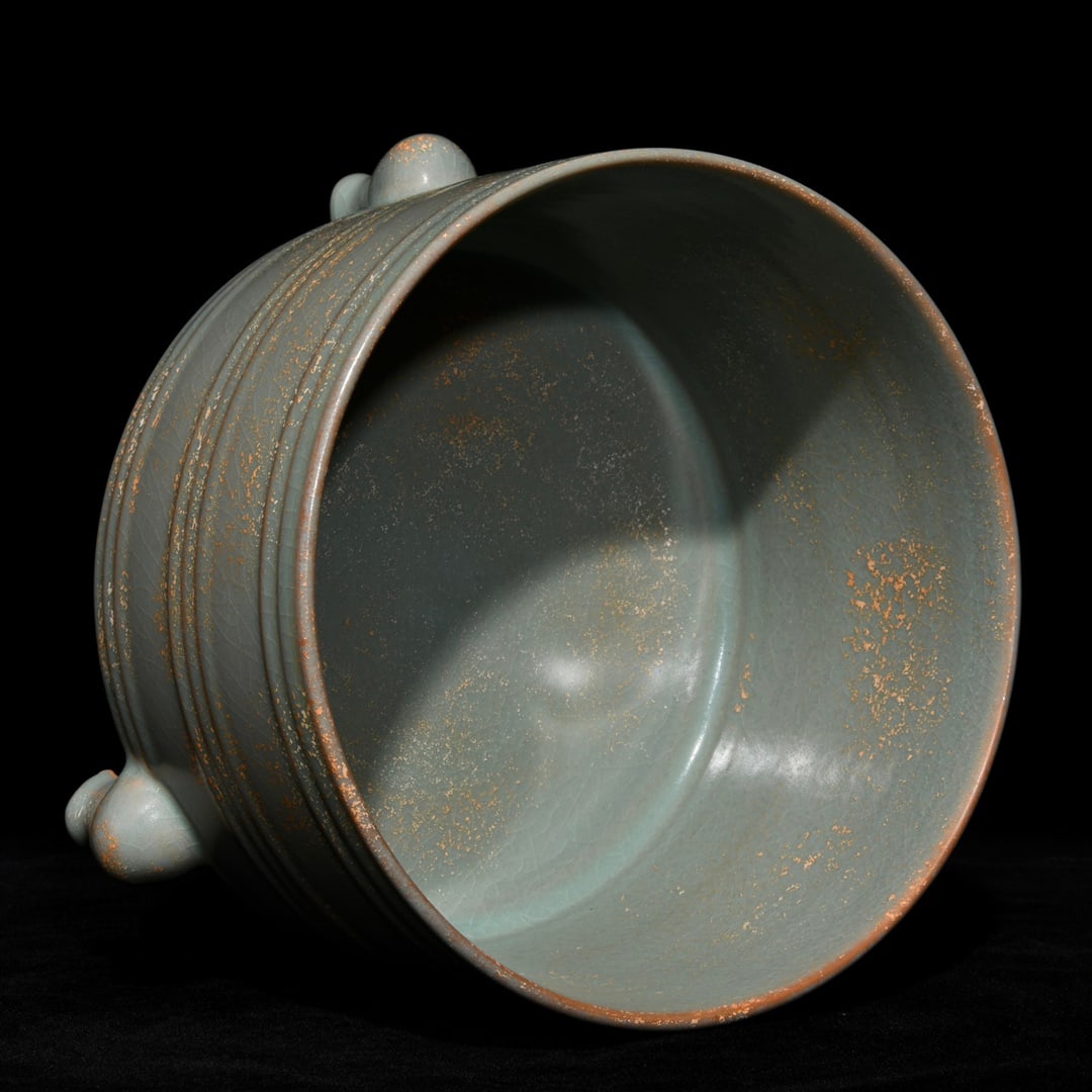 An Exquisite Chinese Ru kiln string-patterned tripod - 4