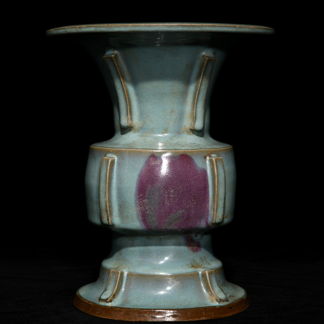 An Exquisite Chinese Jun kiln halberd statue