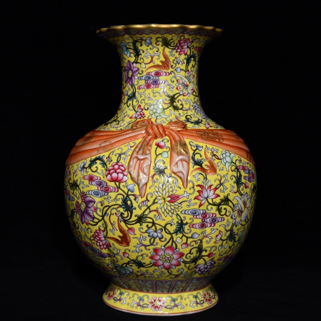 An exquisite Chinese yellow ground pastel flower ribbon vase: Size: Height 32 cm - Width 24 cm |Materials: Porcelain |Style Dynasty: Qing dynasty |Inscription: Qianlong Mark |Object: Chinese Antique