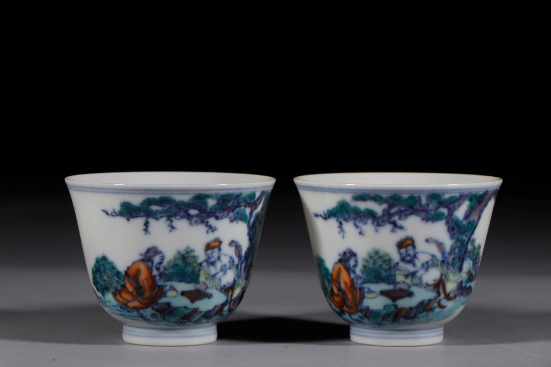 An Exquisite Chinese cup with colorful figures ands (1 of 6)