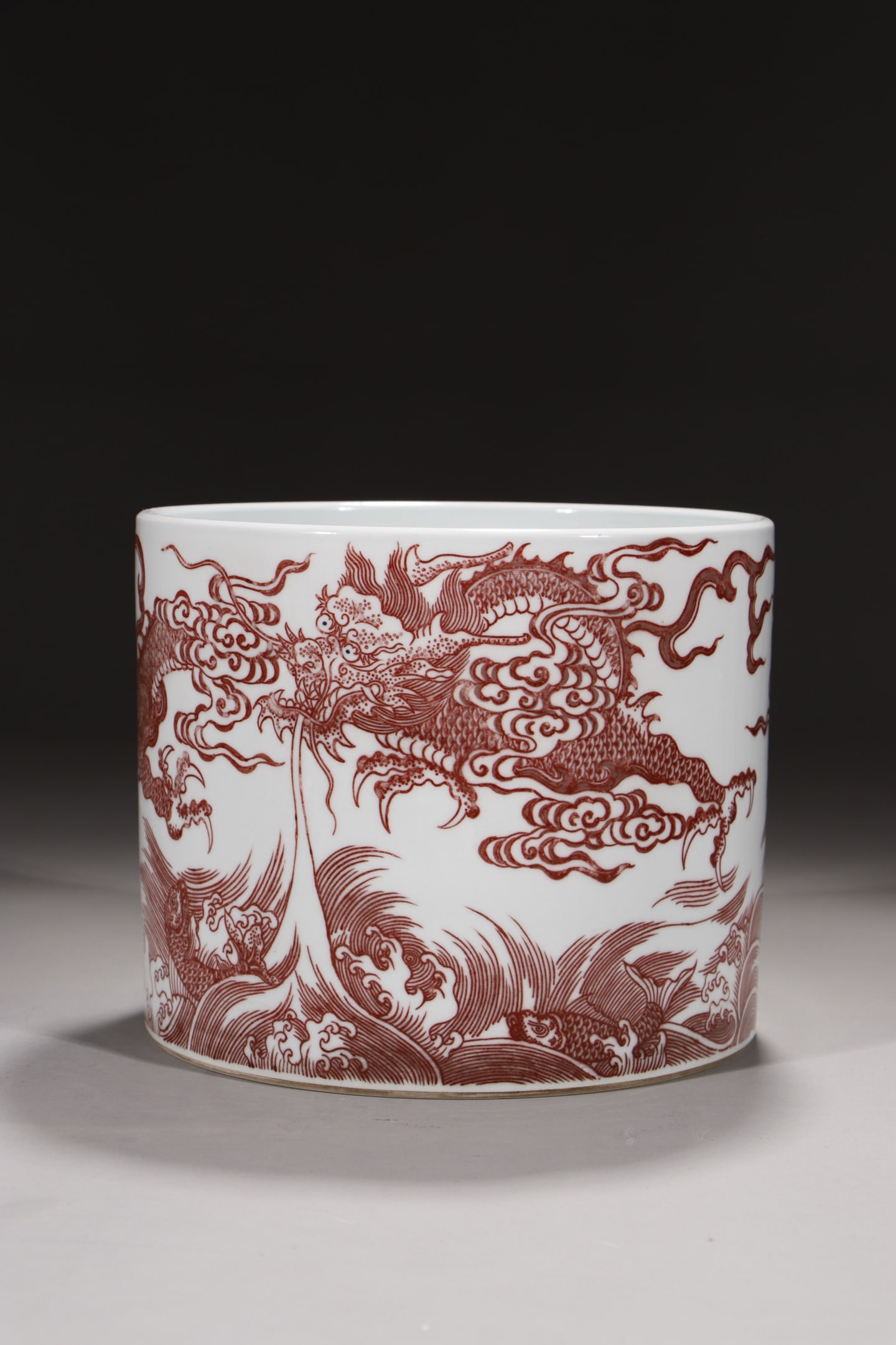 An Exquisite Chinese Underglaze red sea dragon pen holder: Size: Height 16.5 cm - Width 20.3 cm |Materials: Porcelain |Style Dynasty: Qing dynasty |Inscription: Kangxi Mark |Object: Chinese Antique