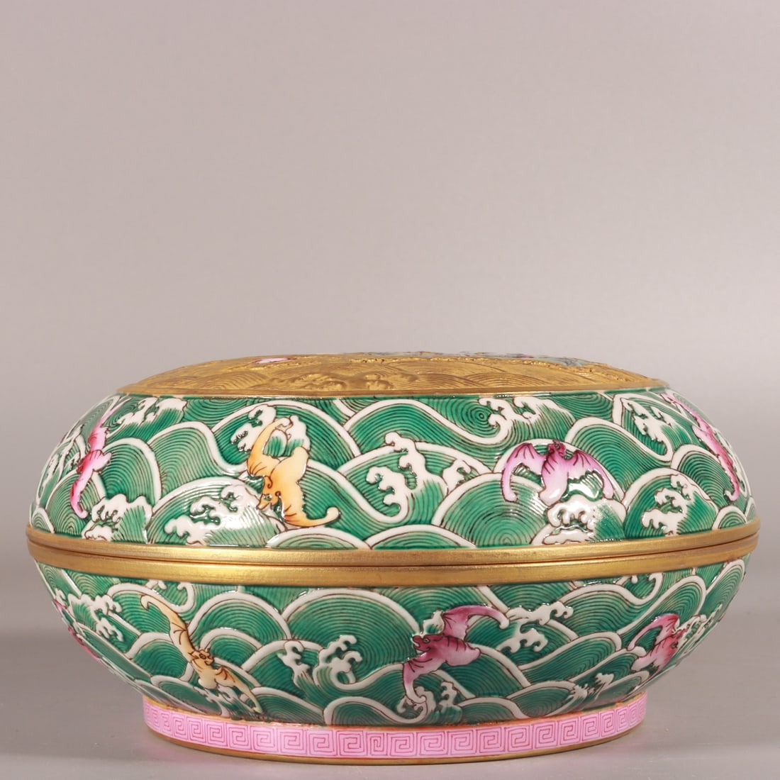An Exquisite Chinese enamel and gold colored mountain fruit box: Size: Height 8 cm - Width 16 cm |Materials: Porcelain |Style Dynasty: Qing dynasty |Inscription: Qianlong Mark |Object: Chinese Antique