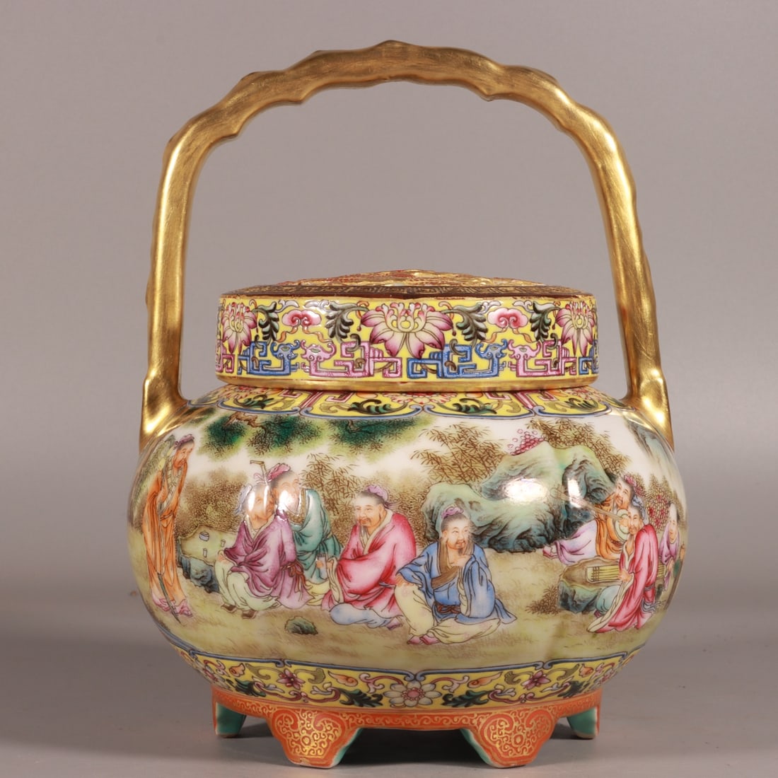 An Exquisite Chinese enamel charcoal stove with figures and figures on yellow ground: Size: Height 19 cm - Width 15 cm |Materials: Porcelain |Style Dynasty: Qing dynasty |Inscription: Qianlong Mark |Object: Chinese Antique