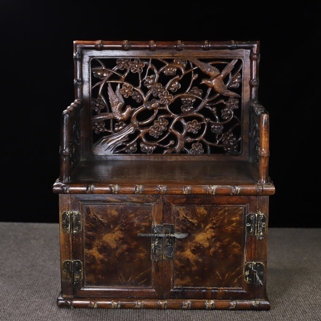 An Exquisite Chinese rosewood hollow carvings cabinet dressing table: Size: Width 37 cm - Height 45 cm Materials: Rosewood Style Dynasty: Qing Dynasty Attributed: Qinalong Period Object: Chinese Antique