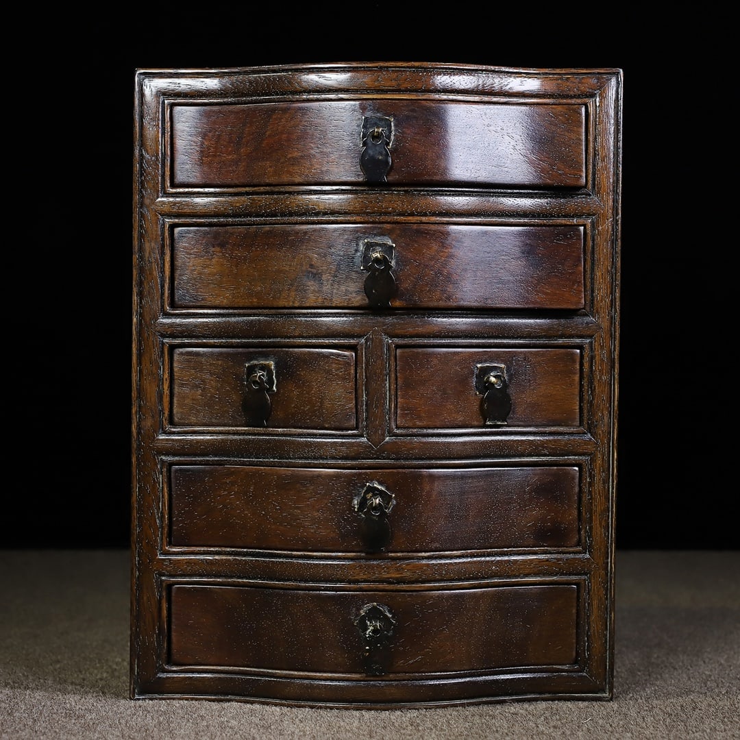 An Exquisite Chinese rosewood six drawer treasure chest: Size: Width 24 cm - Height 31 cm Materials: Rosewood Style Dynasty: Qing Dynasty Attributed: Qinalong Period Object: Chinese Antique