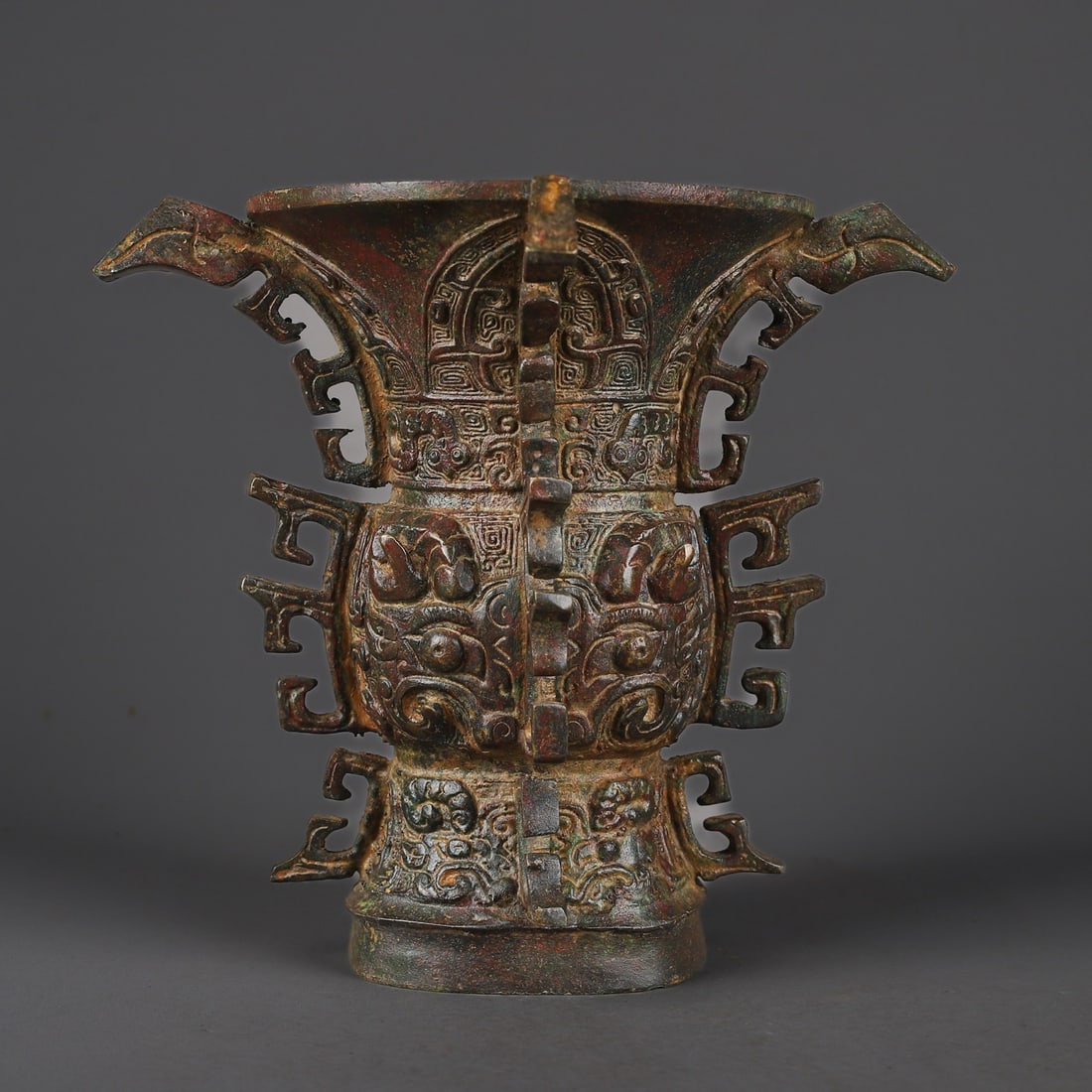 An Exquisite Chinese Bronze animal mask He Zun: Size: Height 19.5 cm - Width 22 cm |Materials: Bronze |Style Dynasty: zhou dynasty |Attributed: 700-bc |Object: Chinese Antique