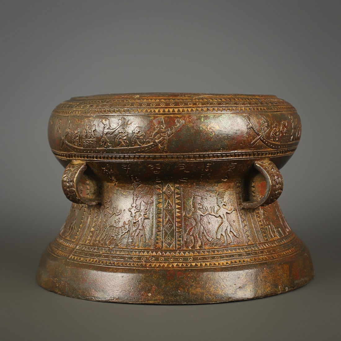 An Exquisite Chinese Bronze hunting pattern drum (1 of 10)