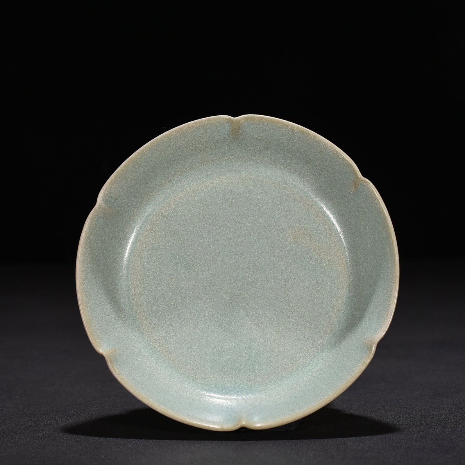 An Exquisite Chinese Ru Kiln azure sunflower wash: Size: Width 13 cm - Height 3 cm |Materials: Porcelain |Style Dynasty: Song Dynasty |Attribution: 10th-c |Object: sunflower wash