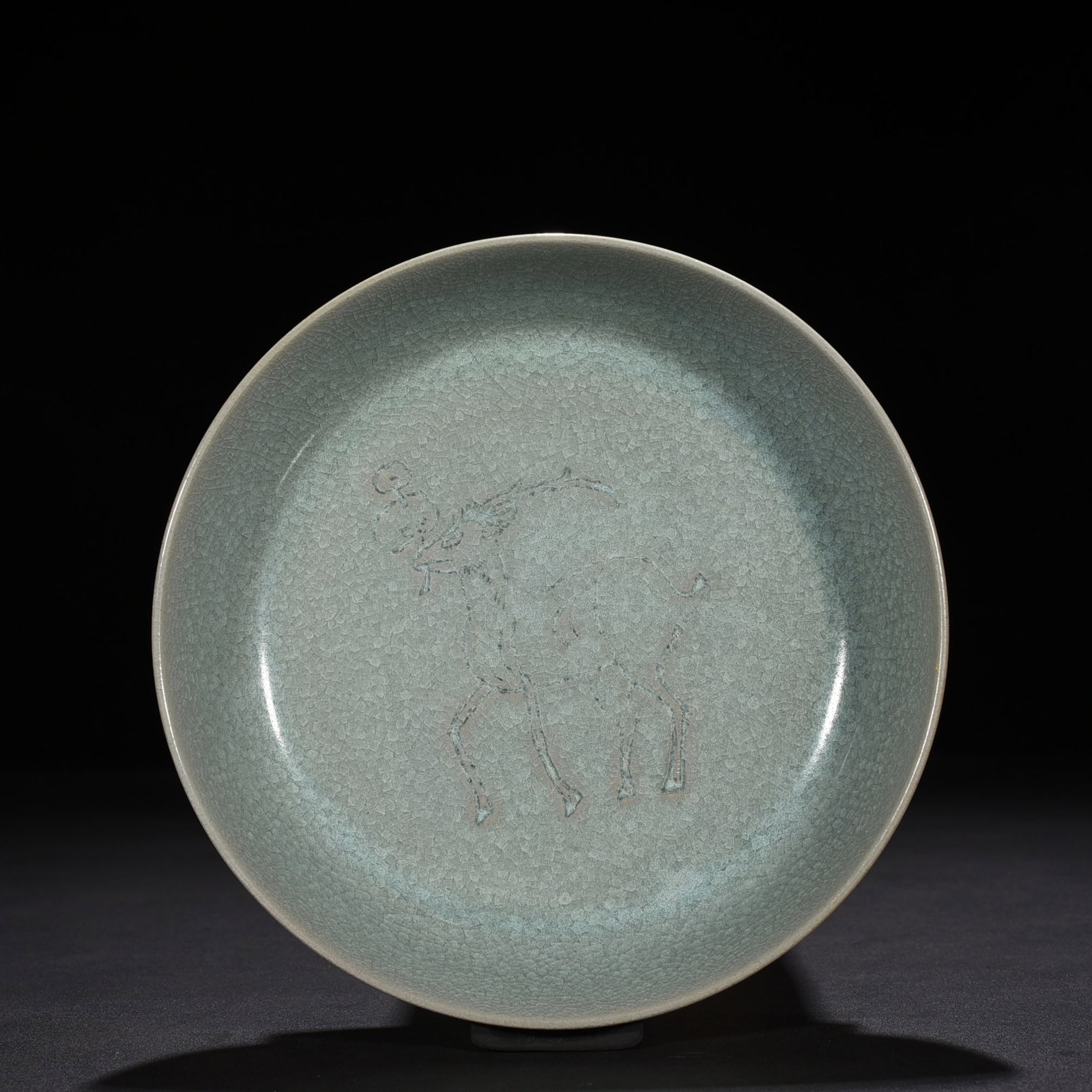 An Exquisite Chinese Ru kiln azure glaze ice crackle carved deer title round wash: Size: Width 18.5 cm - Height 5 cm |Materials: Porcelain |Style Dynasty: Song Dynasty |Attribution: 10th-c |Object: washer