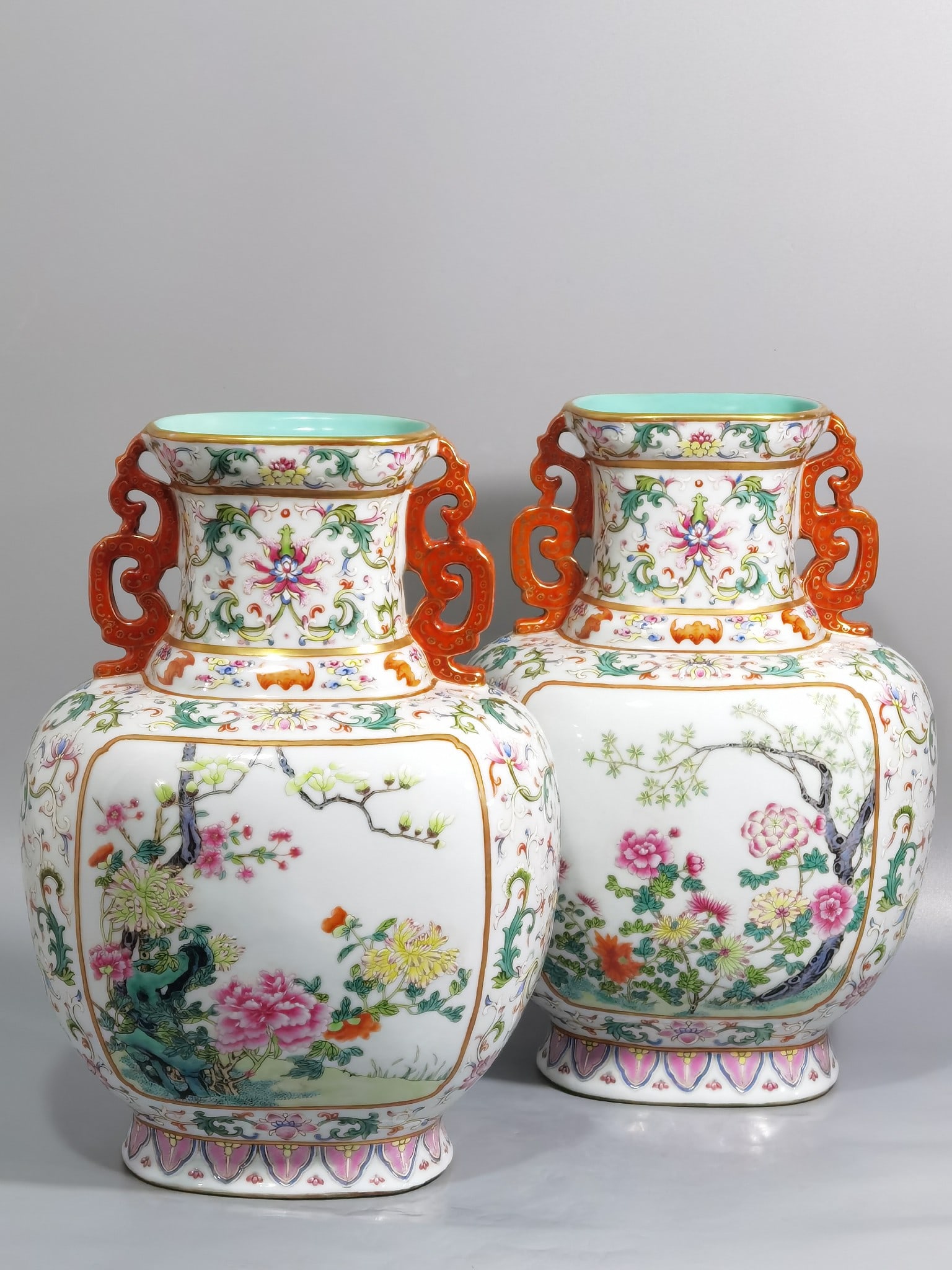 An Exquisite Chinese a white ground pastel lotus window flower double-eared flat vase: Size: Height 20.5 cm - Width 16.5 cm |Materials: Porcelain |Style Dynasty: Qing dynasty |Inscription: Qianlong Mark |Object: vase