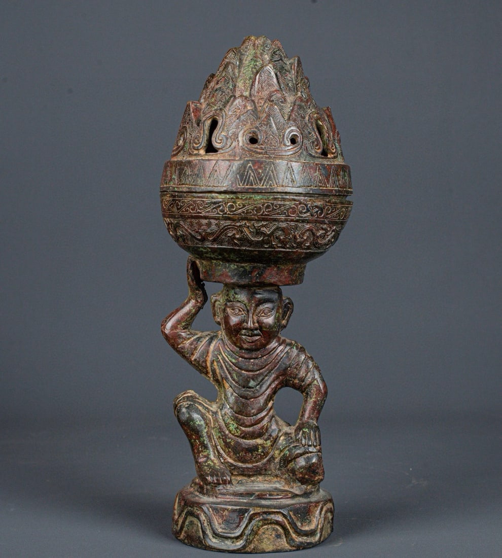 An Exquisite Chinese Bronze human top incense furnace: Size: Height 31 cm - Width 12 cm |Materials: Bronze |Style Dynasty: Han dynasty |Attribution: 1st to 3rd-C |Object: Bell