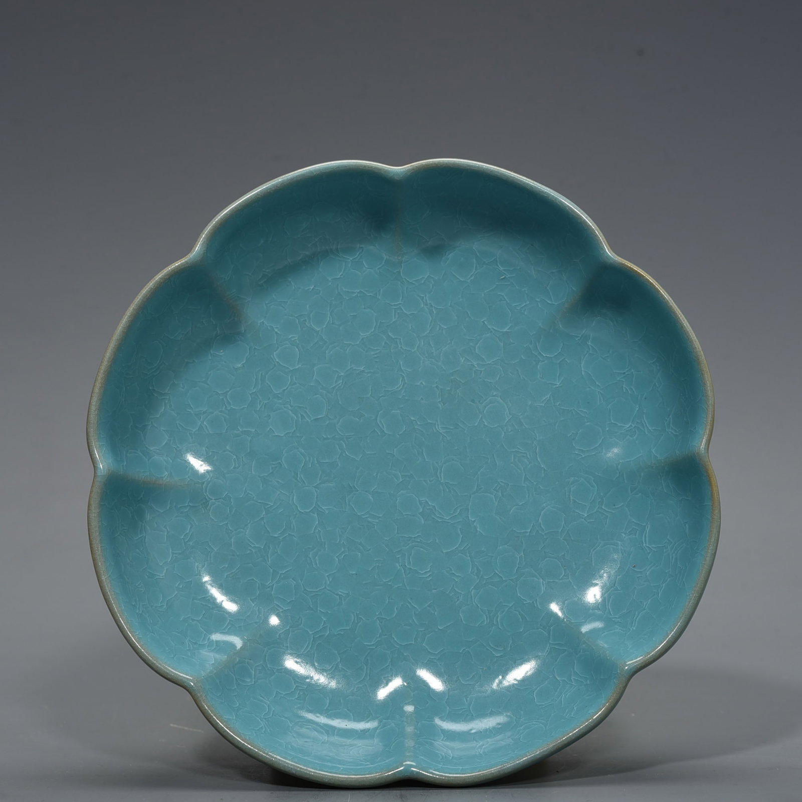 An Exquisite Chinese Ru kiln azure glaze ice crackled sunflower wash: Size: Width 19 cm - Height 4.5 cm |Materials: Porcelain |Style Dynasty: Song Dynasty |Attribution: 10th-c |Object: sunflower wash