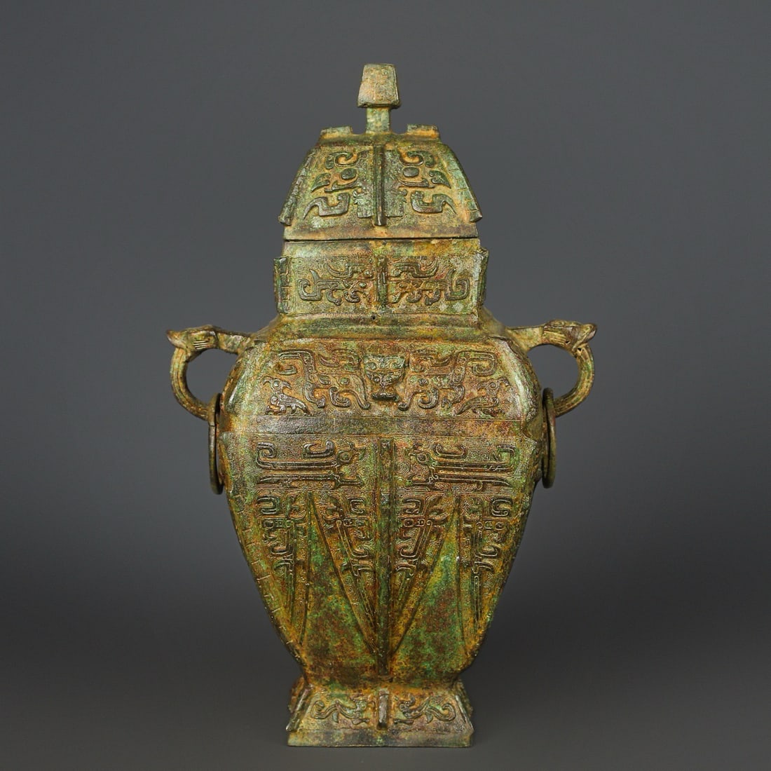 An Exquisite Chinese Bronze Square Lei: Size: Height 36 cm - Width 23 cm |Materials: Bronze |Style Dynasty: zhou dynasty |Attribution: 700-BC |Object: Bell