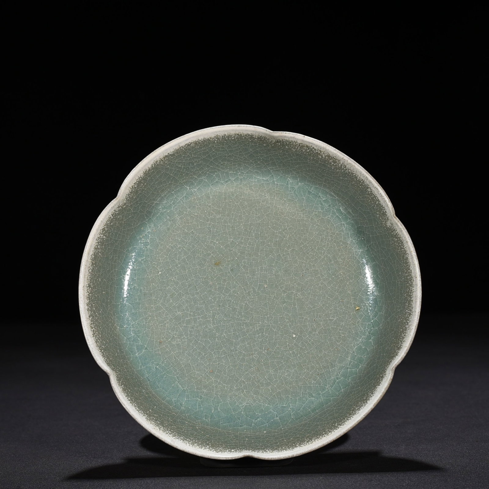 An Exquisite Chinese Ru kiln azure glaze sunflower wash: Size: Width 15 cm - Height 3.5 cm |Materials: Porcelain |Style Dynasty: Song Dynasty |Attribution: 10th-c |Object: sunflower wash