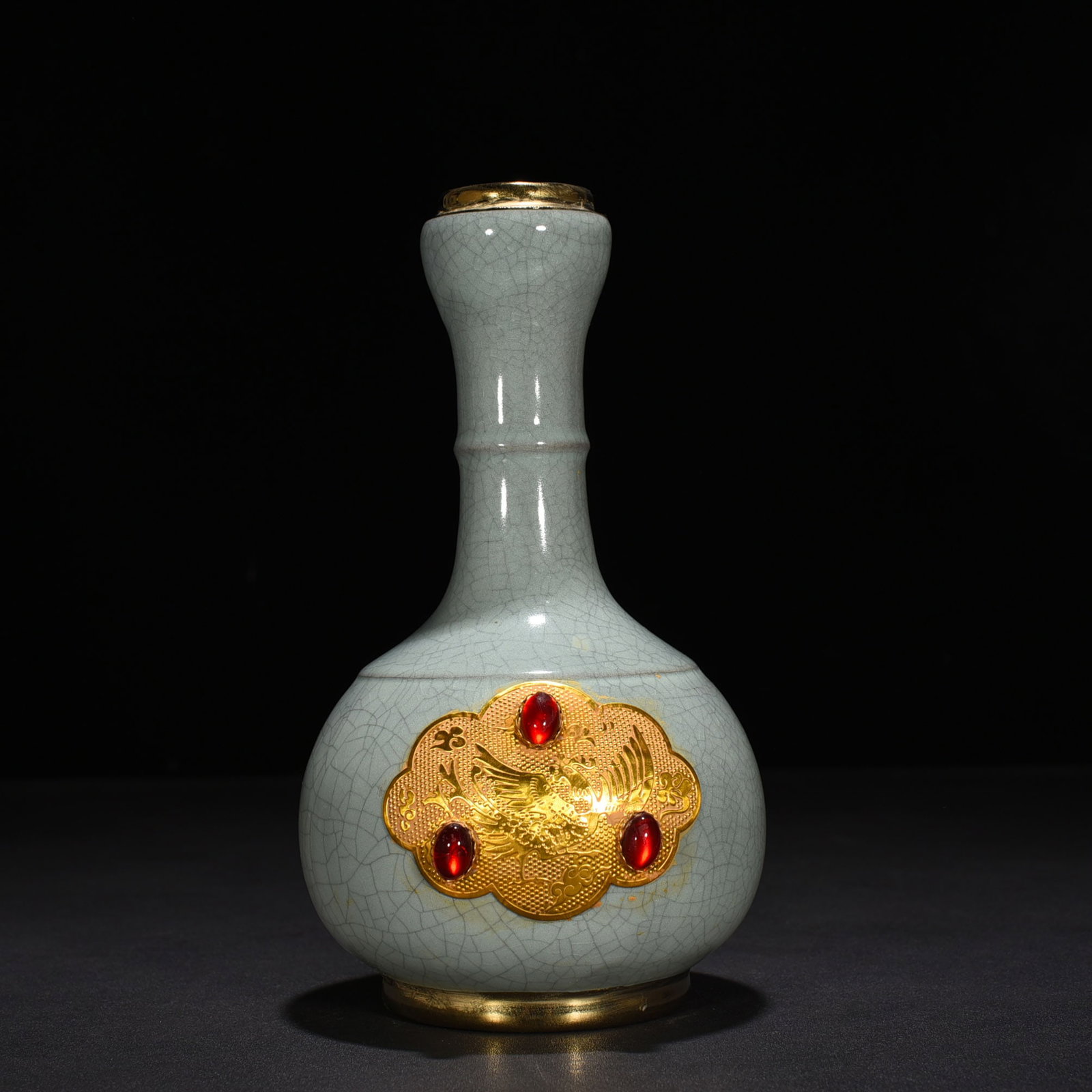 An Exquisite Chinese A garlic-shaped vase in the first year of Chongning: Size: Height 23 cm - Width 11 cm |Materials: Porcelain |Style Dynasty: Song Dynasty |Attribution: 10th-c |Object: vase
