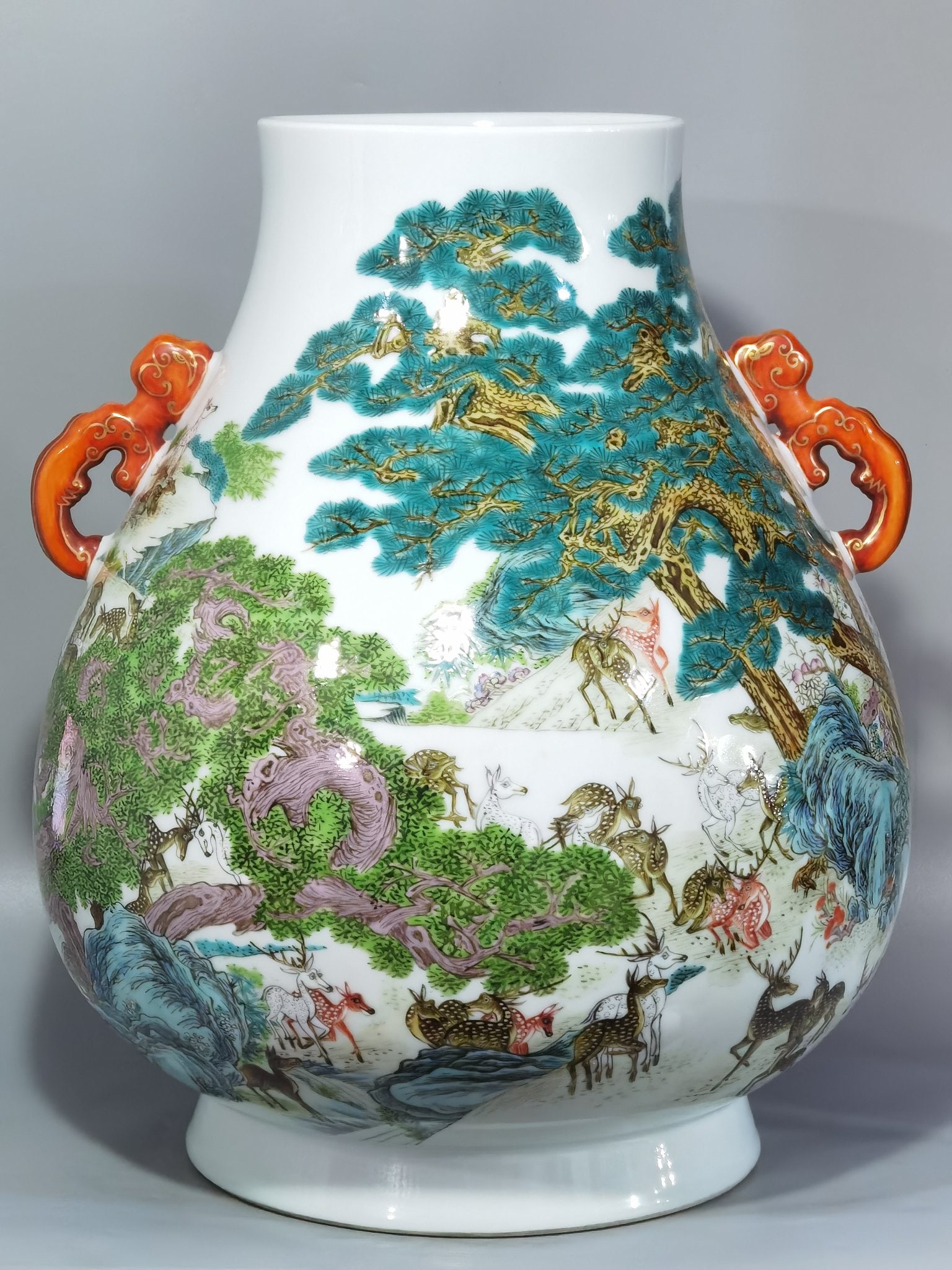An Exquisite Chinese a pastel-colored hundred-deer double-eared Ruyifu bucket statue: Size: Height 44.5 cm - Width 37 cm |Materials: Porcelain |Style Dynasty: Qing dynasty |Inscription: Qianlong Mark |Object: bucket