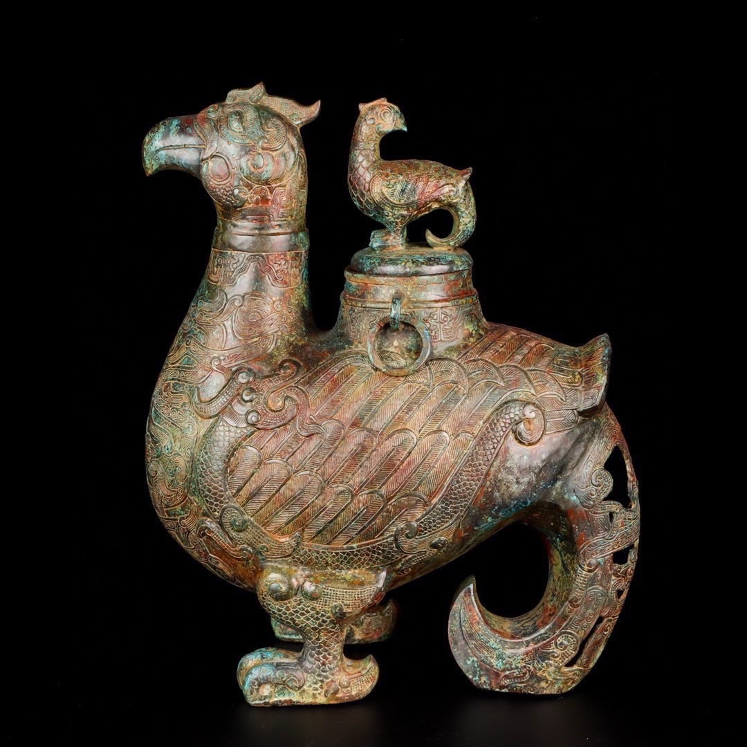 An Exquisite Chinese Bronze Bird Statue: Size: Height 40 cm - Width 33 cm |Materials: Bronze |Style Dynasty: zhou dynasty |Attribution: 700-BC |Object: Bell