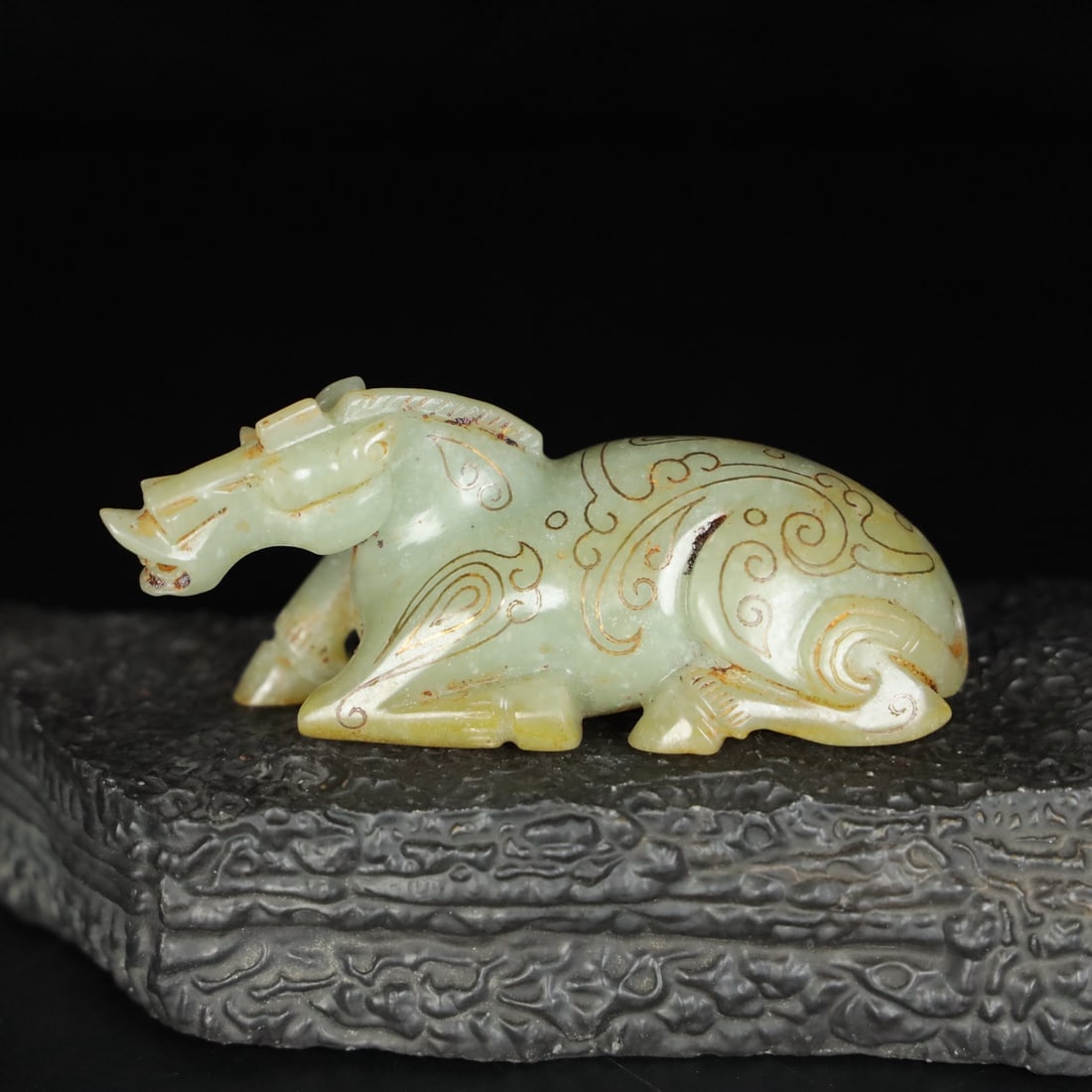 Chinese Natural Jade Carved Gold Horse: Size: Width 9 cm - Height 3.8 cm |Materials: Jade |Time Period: Qing dynasty |Manufactured Date: Qianlong Period |Object: Rubbed Gold Horse