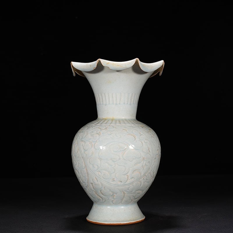 An Exquisite Chinese Hutian kiln shadow celadon engraved flower vase: Size: Height 25 cm - Width 16 cm |Materials: Porcelain |Style Dynasty: Song Dynasty |Attribution: 10th-c |Object: vase