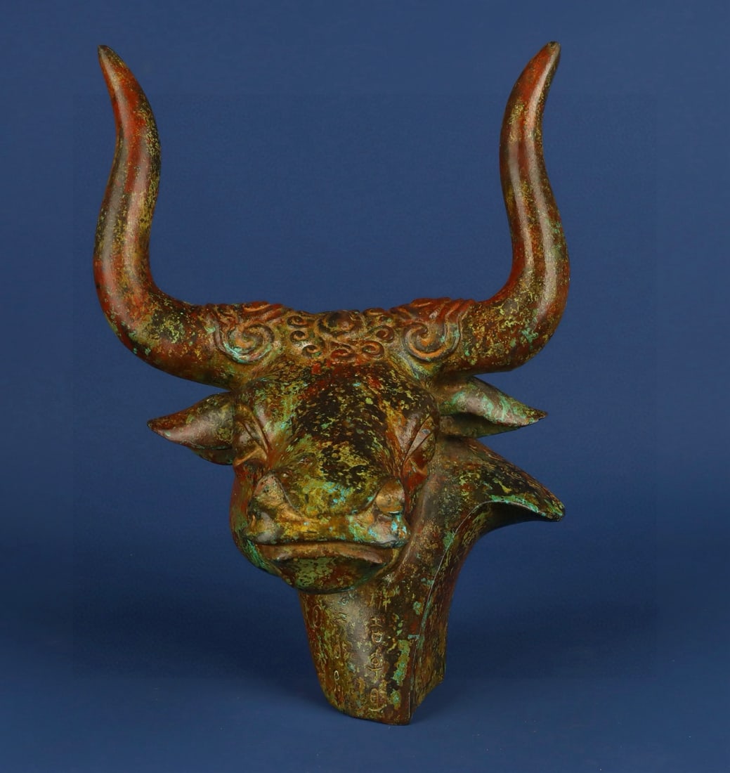 Han Bronze Inscription Bull Head: Size: Height 30 cm - Width 21 cm |Materials: Bronze |Style Dynasty: Han dynasty |Attribution: 1st to 3rd-C |Object: Bell