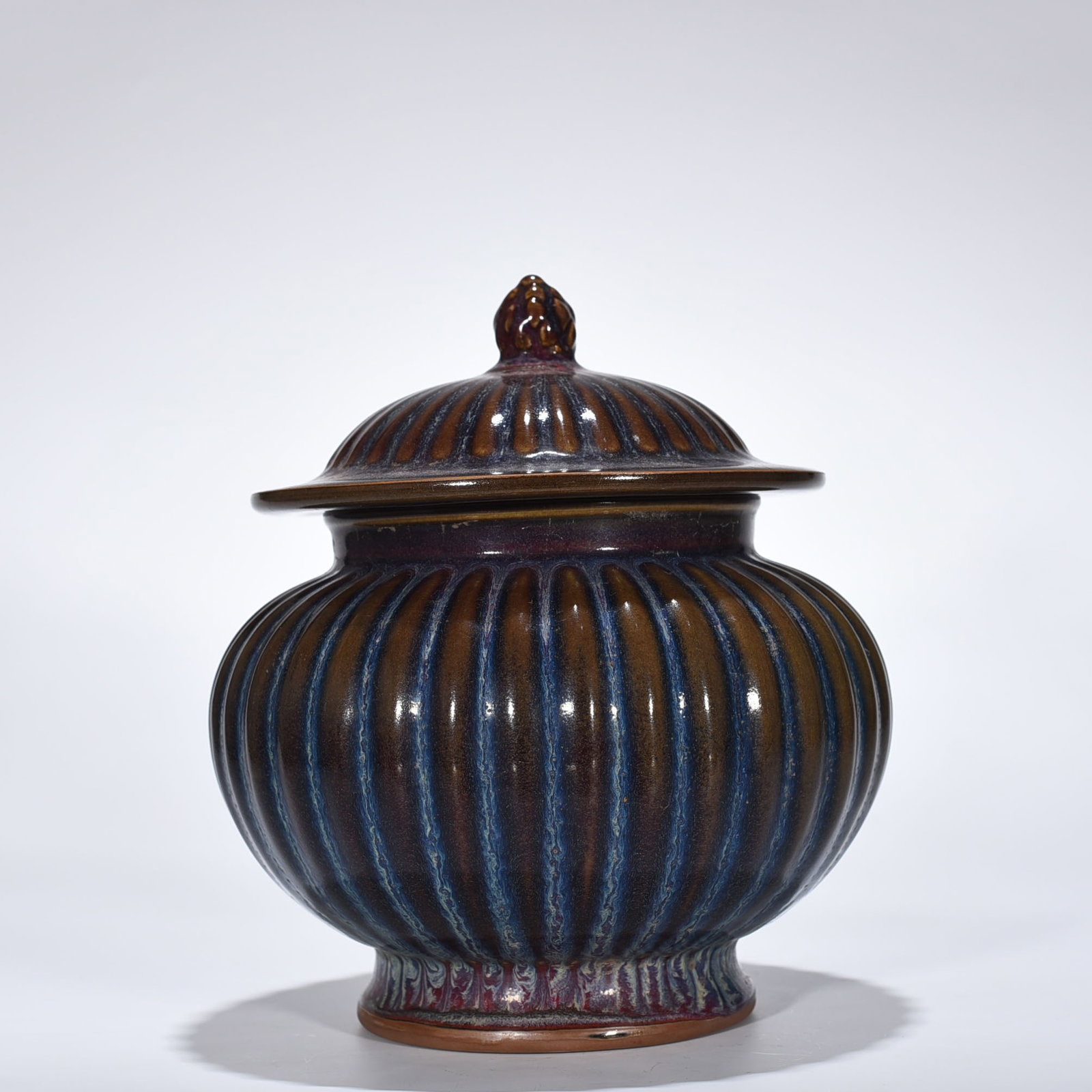 An Exquisite Chinese Jun kiln Shaosheng first year kiln modified fluted general jar: Size: Height 23 cm - Width 19 cm |Materials: Porcelain |Style Dynasty: Song Dynasty |Attribution: 10th-c |Object: jar