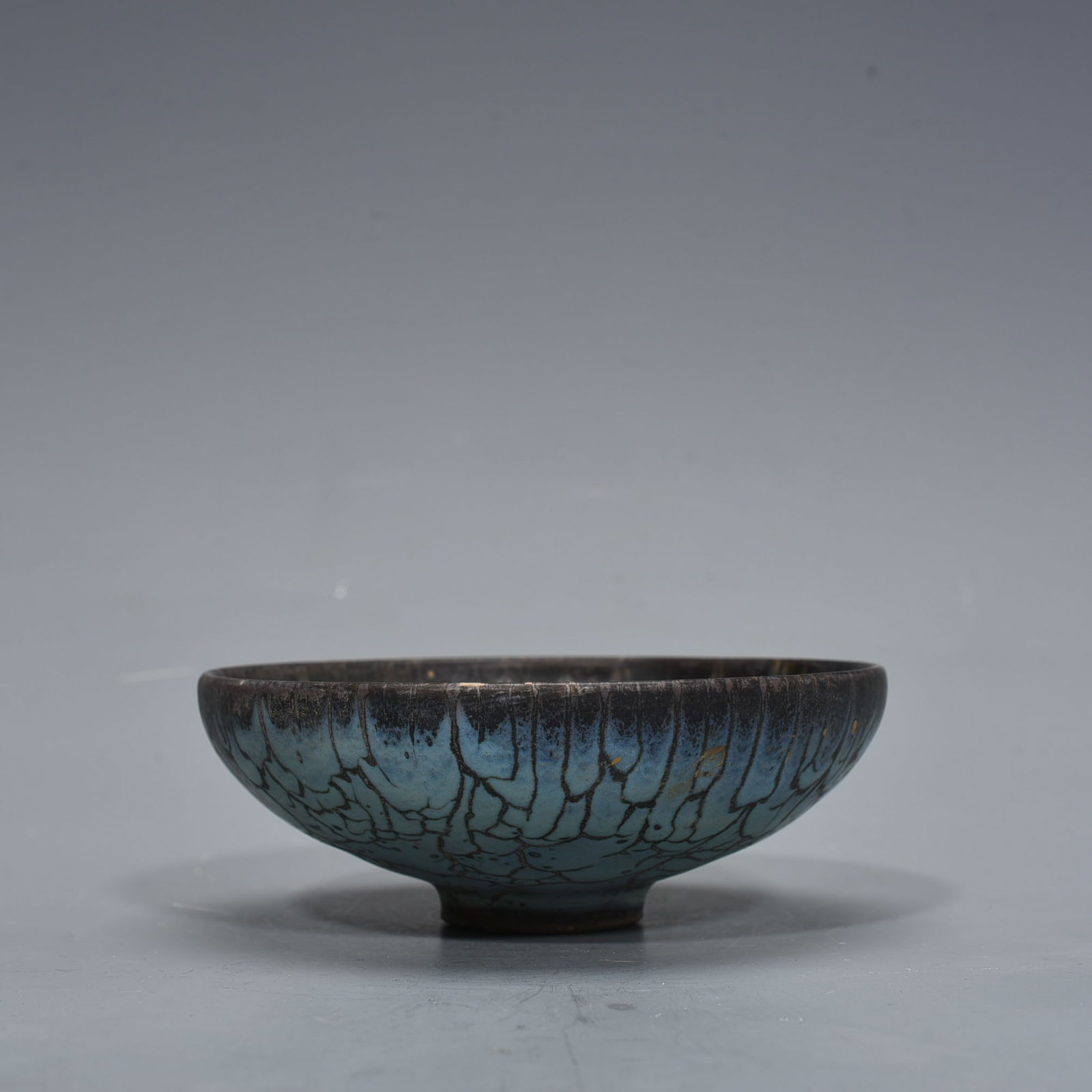 An Exquisite Chinese Jun kiln iron line bowl: Size: Width 13.5 cm - Height 5 cm |Materials: Porcelain |Style Dynasty: Song dynasty |Attribution: 10th-c |Object: bowl