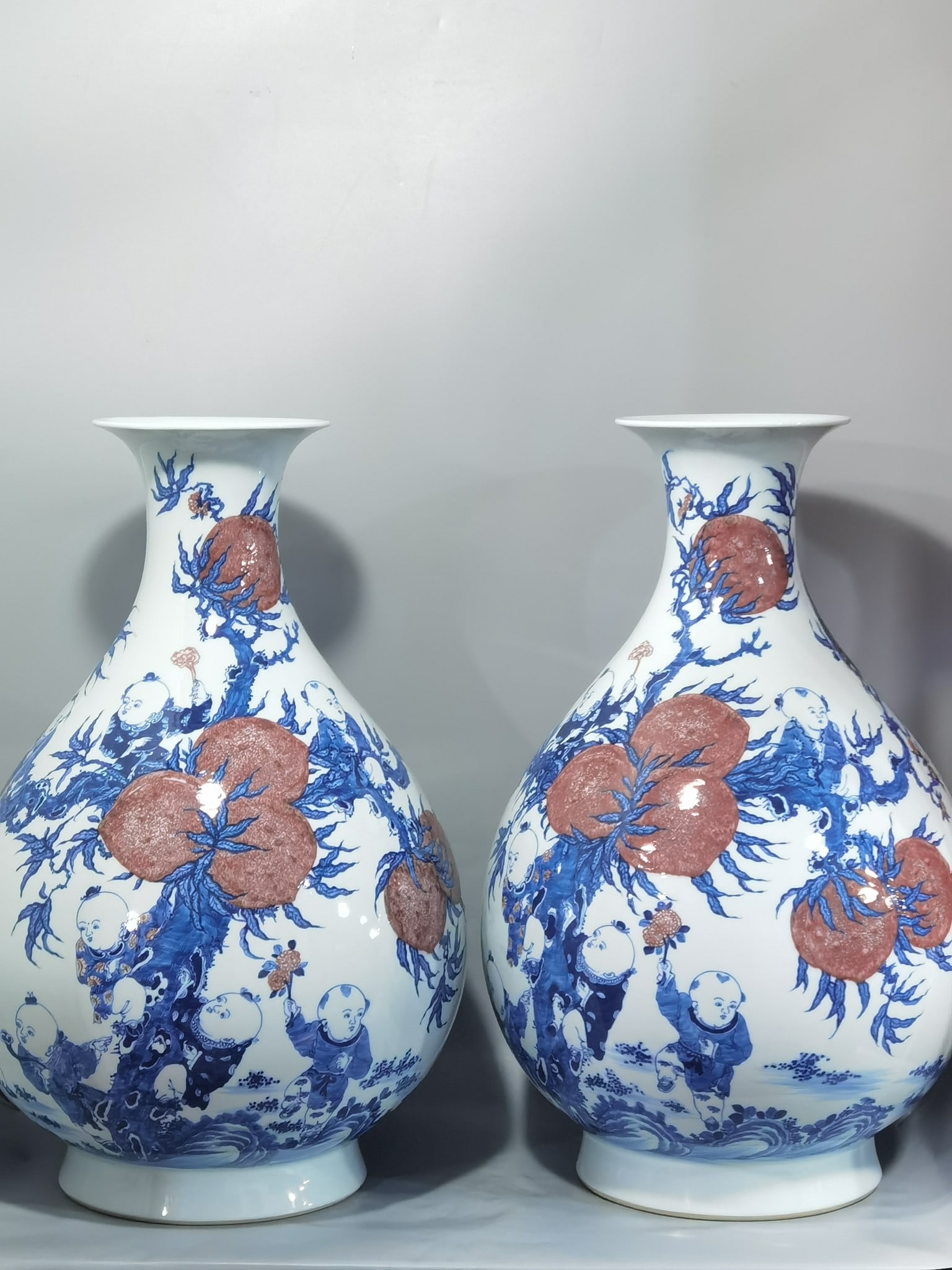 An Exquisite Chinese blue and white underglaze red jade pot: Size: Height 59 cm - Width 38.5 cm |Materials: Porcelain |Style Dynasty: Qing dynasty |Inscription: Qianlong Mark |Object: vase