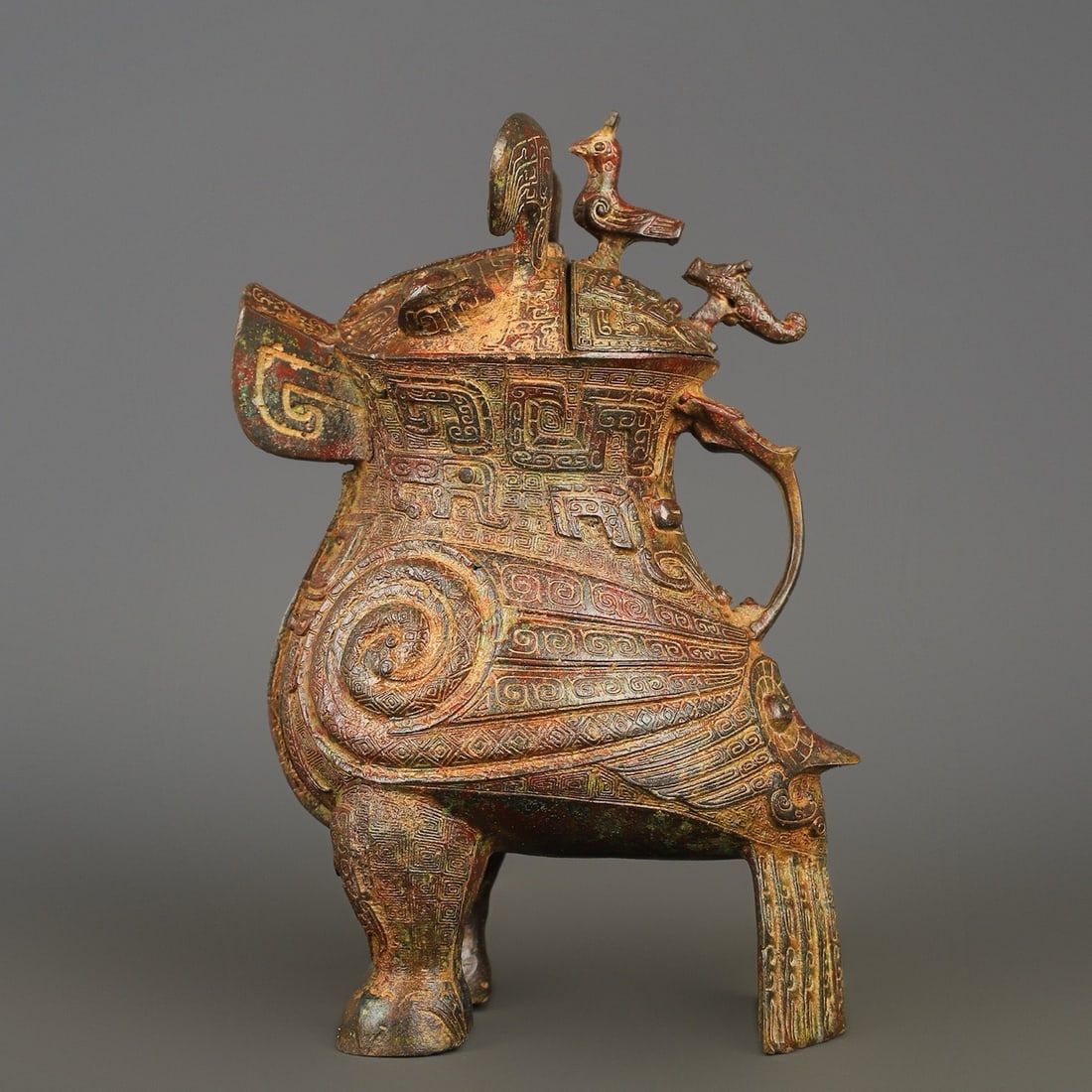 An Exquisite Chinese Bronze Bird Statue: Size: Height 26 cm - Width 19 cm |Materials: Bronze |Style Dynasty: zhou dynasty |Attribution: 700-BC |Object: Bell