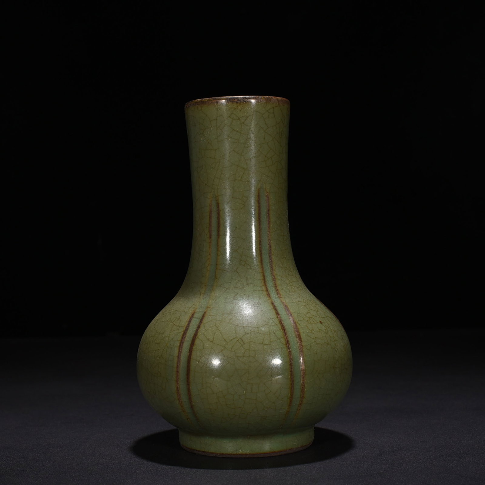 An Exquisite Chinese Longquan kiln melon vase: Size: Height 21 cm - Width 13 cm |Materials: Porcelain |Style Dynasty: Song dynasty |Attribution: 10th-c |Object: vase