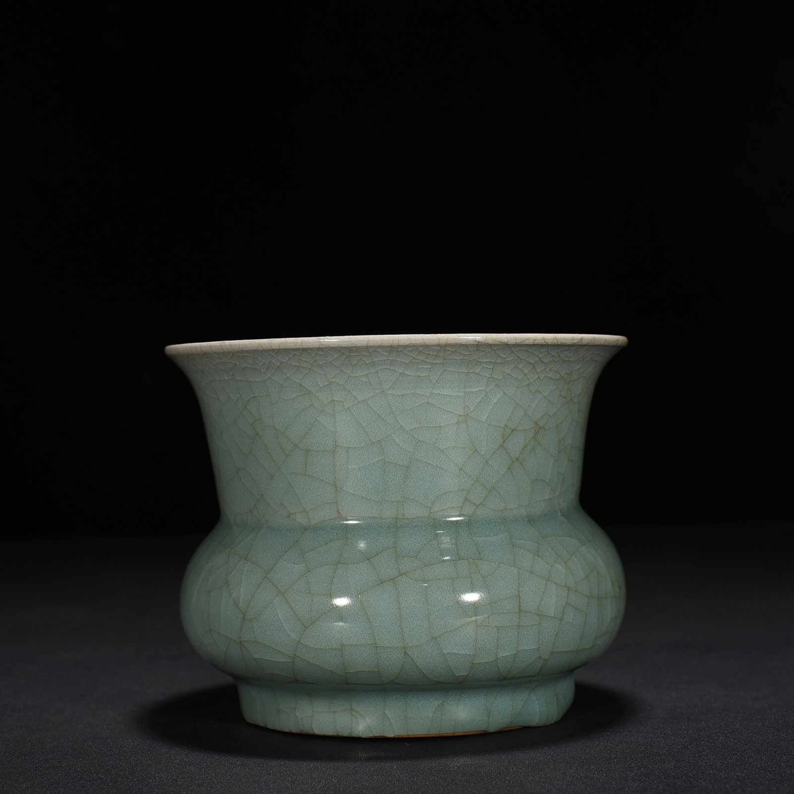 An Exquisite Chinese Longquan kiln pink celadon glaze slag bucket (1 of 5)