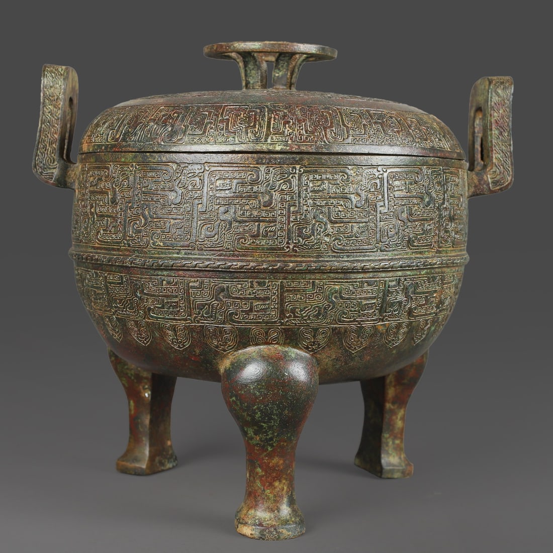 An Exquisite Chinese Bronze Manchurian Round Covered Cauldron (1 of 9)