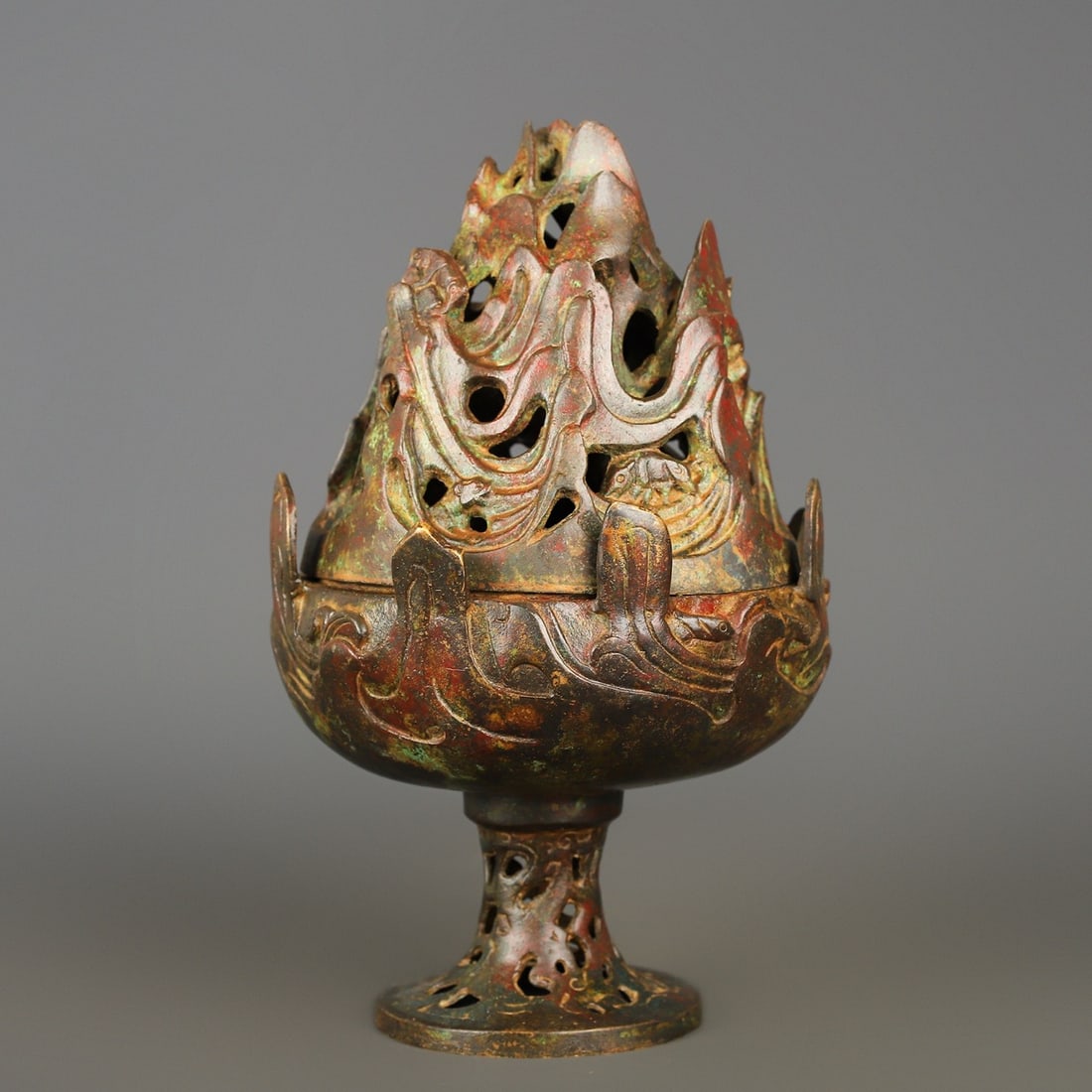 An Exquisite Chinese Bronze Boshan Furnace: Size: Height 26 cm - Width 16 cm |Materials: Bronze |Dynasty: Han dynasty |Attribution: 1st to 3rd-C |Object: Bell