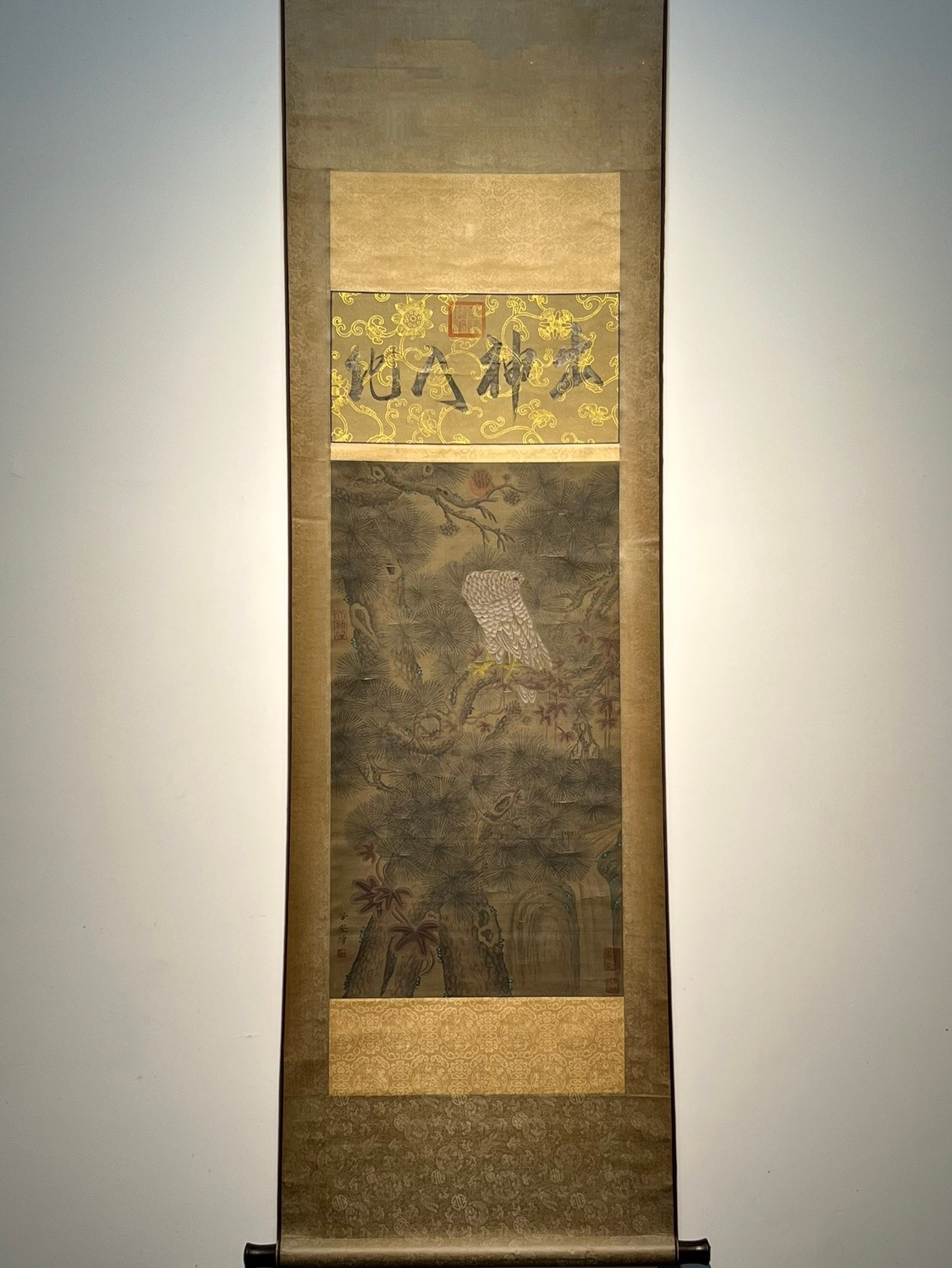 Chinese scroll painting Huang Quan: Size : Height 104 cm - Width 43 cm Materials: Silk and Paper Dynasty: Song Dynasty Inscription: Huang Quan Object: Scroll Huang Quan's exquisite hand drawn silk, pine, and eagle paintings are from the