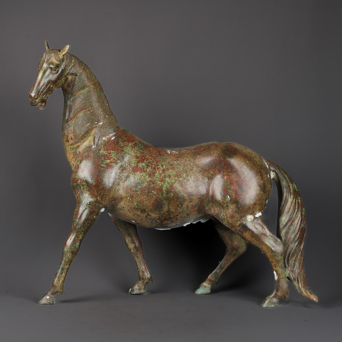 An Exquisite Chinese Bronze Horse Zun: Size: Height 48 cm - Width 53 cm |Materials: Bronze |Dynasty: Han dynasty |Attribution: 1st to 3rd-C |Object: Bell