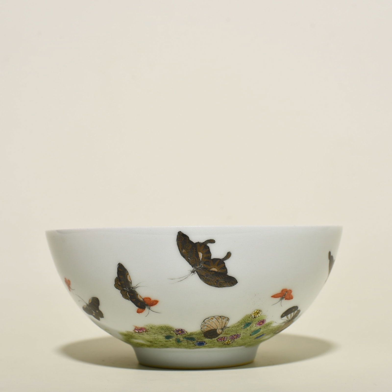 An Exquisite Chinese pastel butterfly pattern bowl: Size: Width 16.5 cm - Height 7.5 cm |Materials: Porcelain |Dynasty: Qing dynasty |Inscription: Xian Feng Mark |Object: bowl