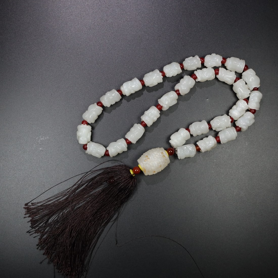 Chinese Natural Jade Carved Bead: Size: Width 3 cm - Height 2.5 cm |Materials: Jade |Dynasty: Qing dynasty |Inscription: Qianlong Period |Object: Bead