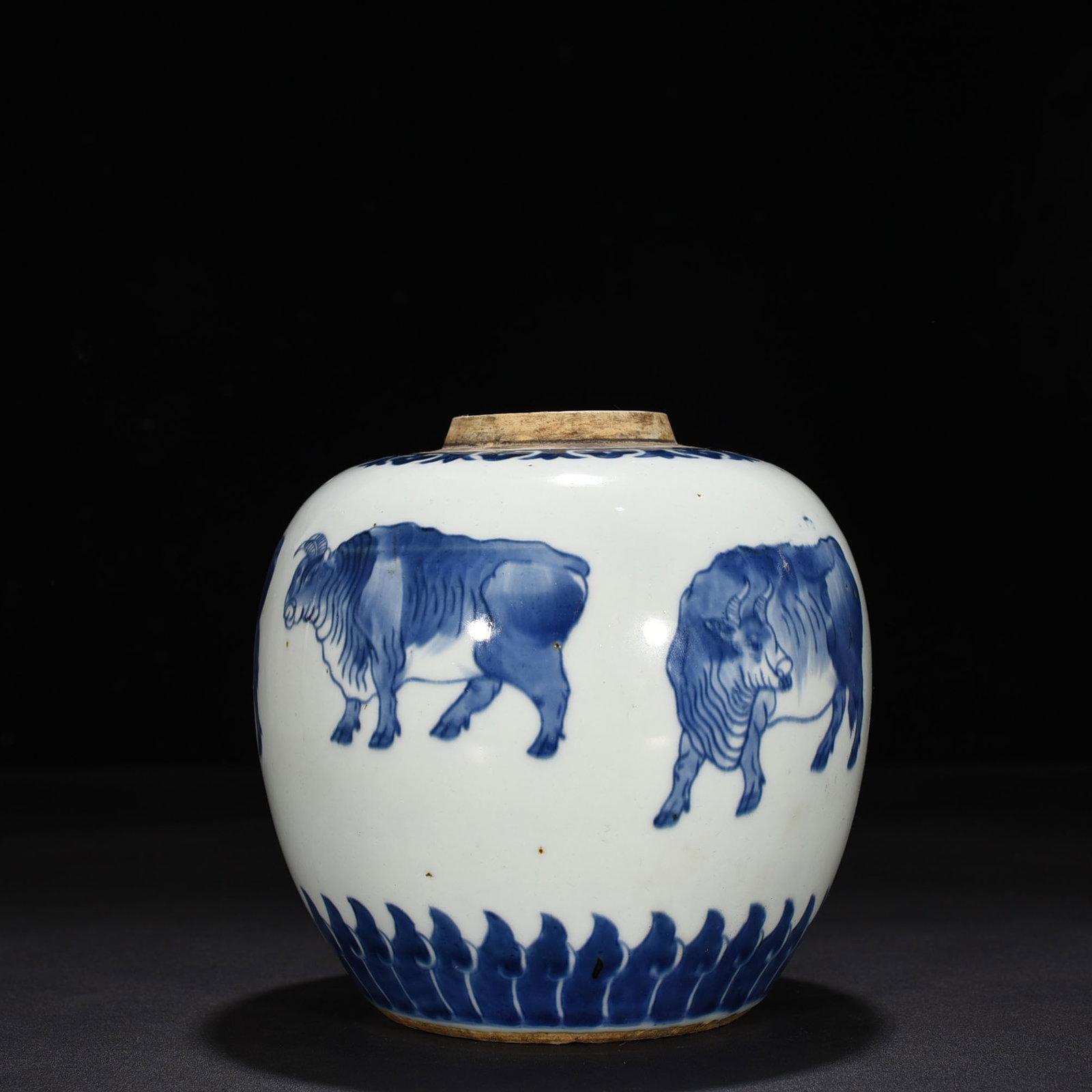 An Exquisite Chineseblue and white five-ox pattern jar - 3