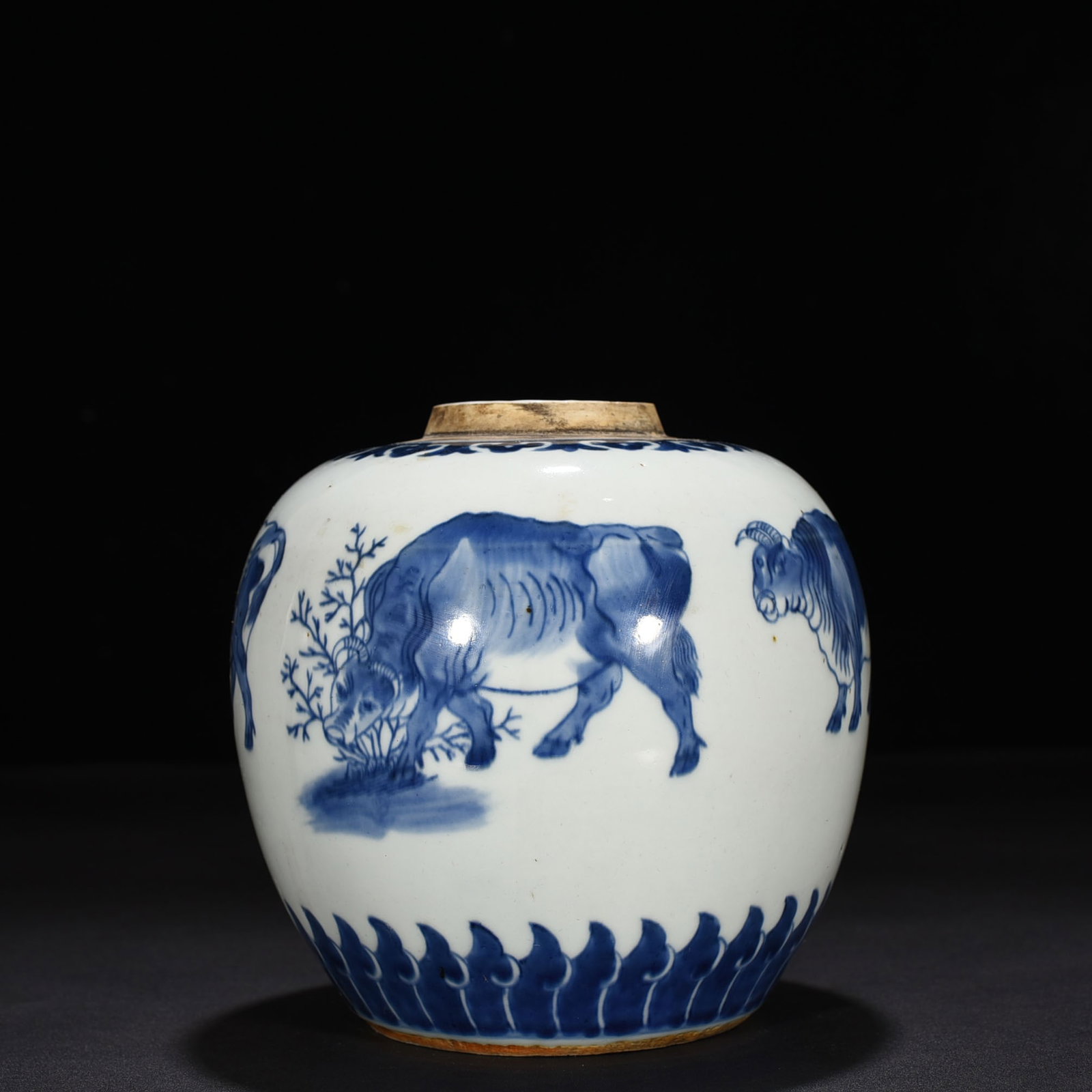 An Exquisite Chineseblue and white five-ox pattern jar - 4