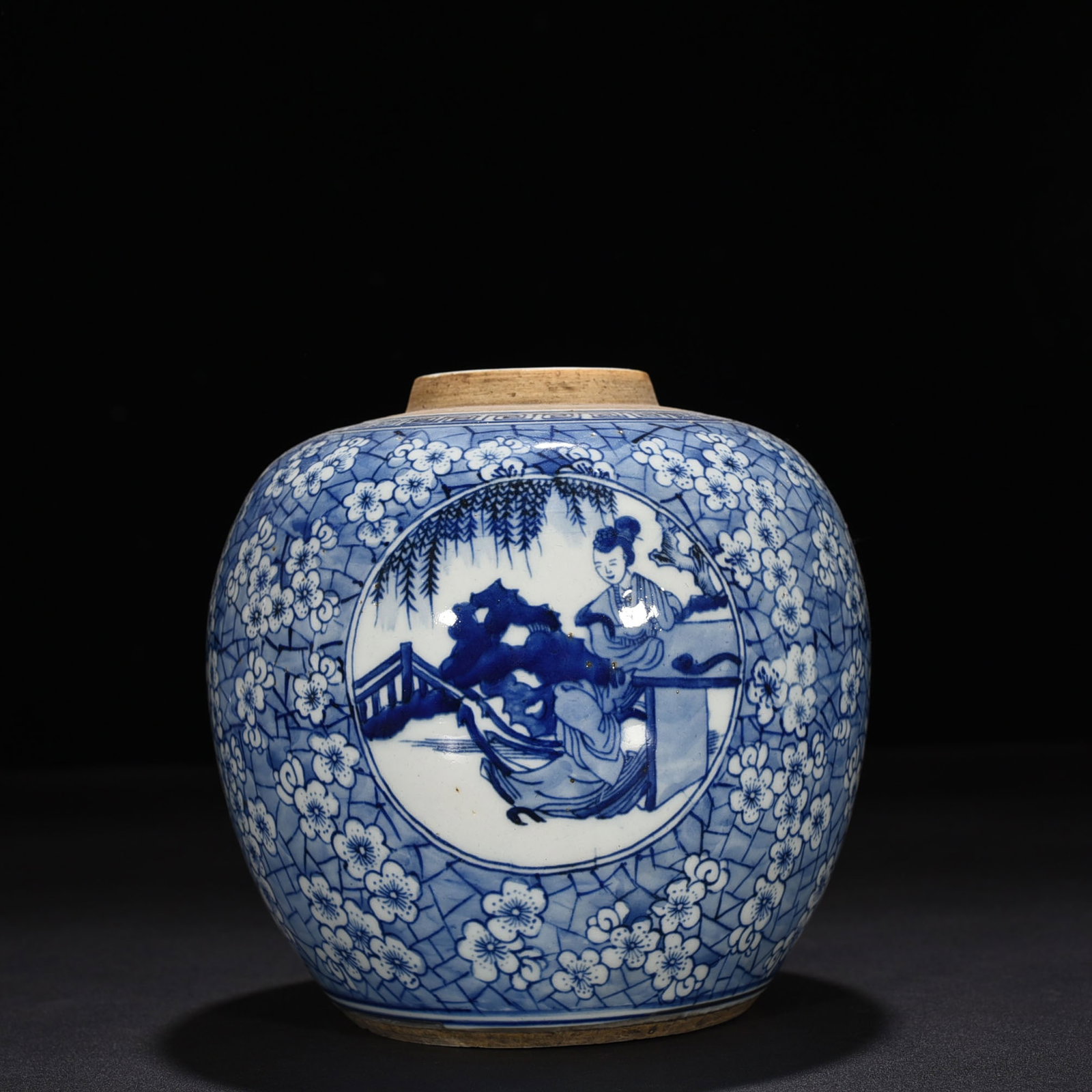 An Exquisite Chineseblue and white ice plum figure jar (1 of 6)