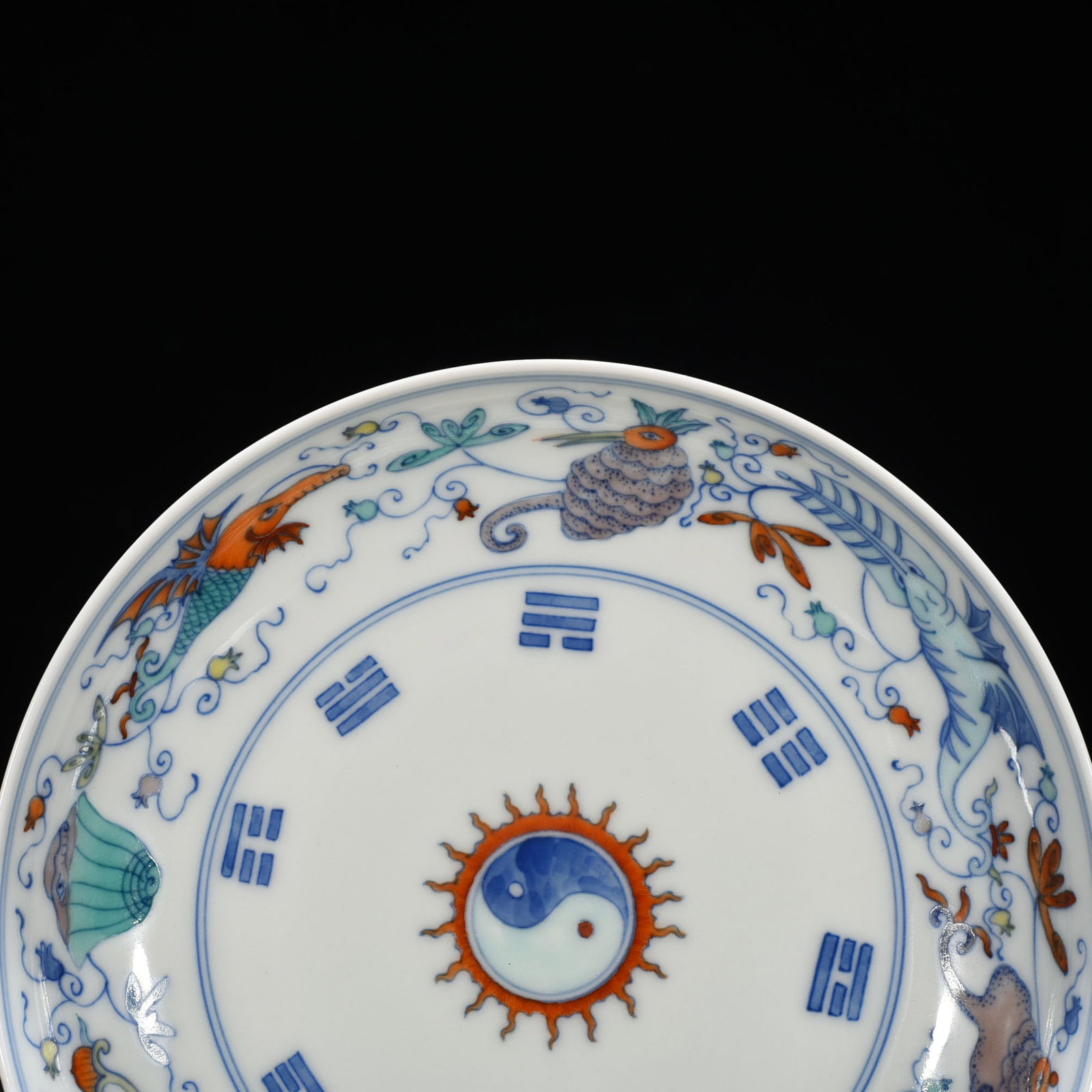An Exquisite Chinese Doucai Bagua Pattern Disk - 5
