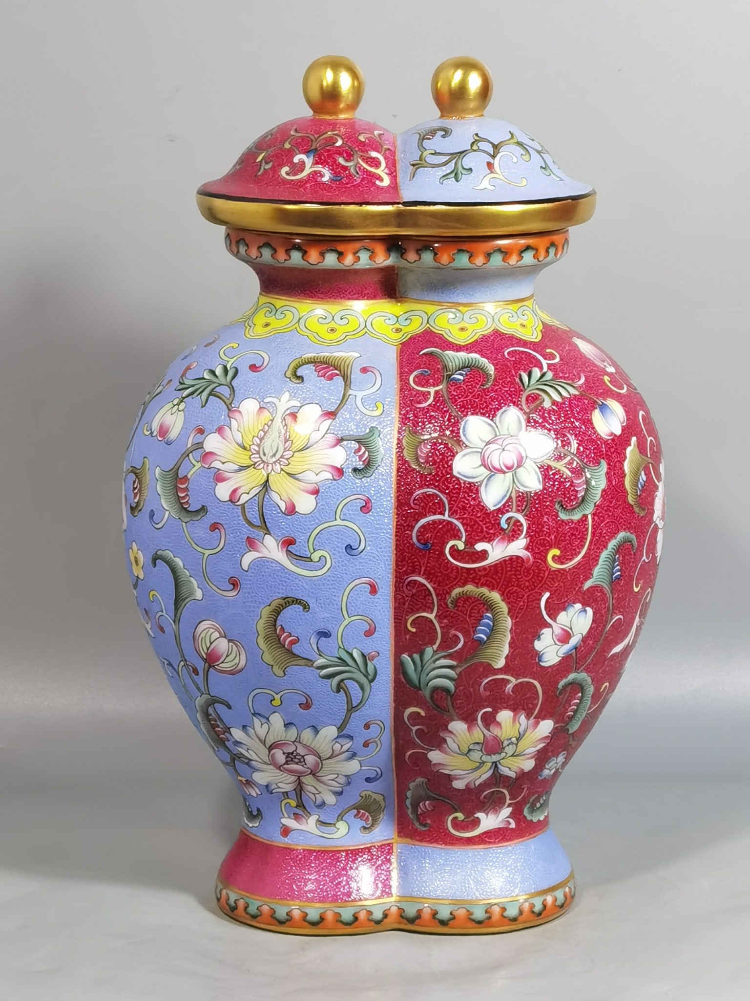 An Exquisite Chinese Yangcai rolled blue and purple ground flower double-piece lidded jar: Size: Height 29 cm - Width 18.5 cm |Materials: Porcelain |Dynasty: Qing dynasty |Inscription: Qianlong Mark |Object: jar