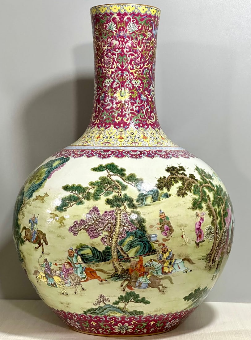 An Exquisite Chinese Yangcai celestial vase - 2