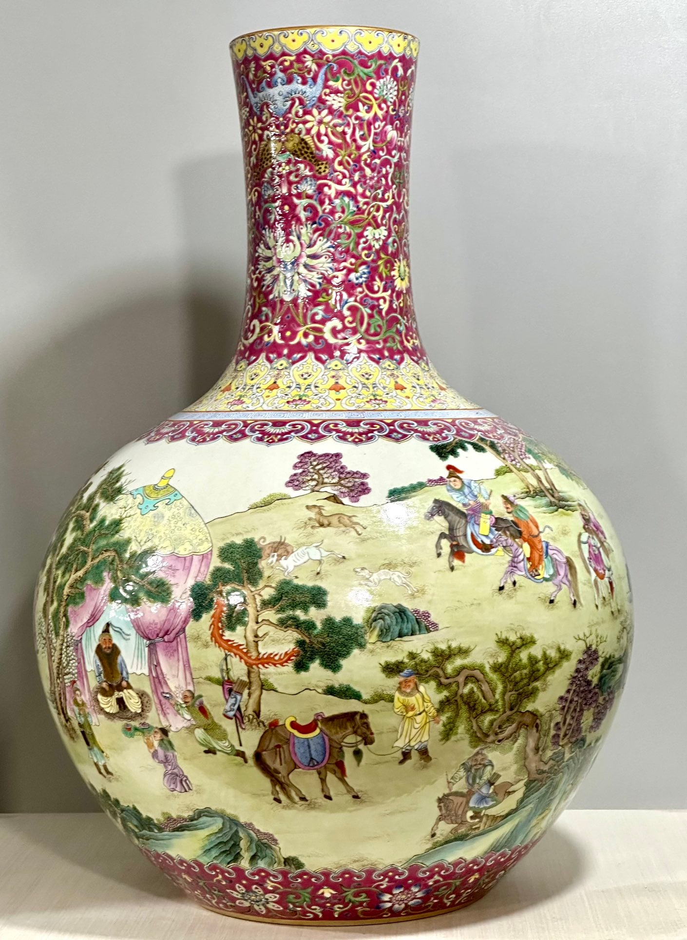 An Exquisite Chinese Yangcai celestial vase - 6