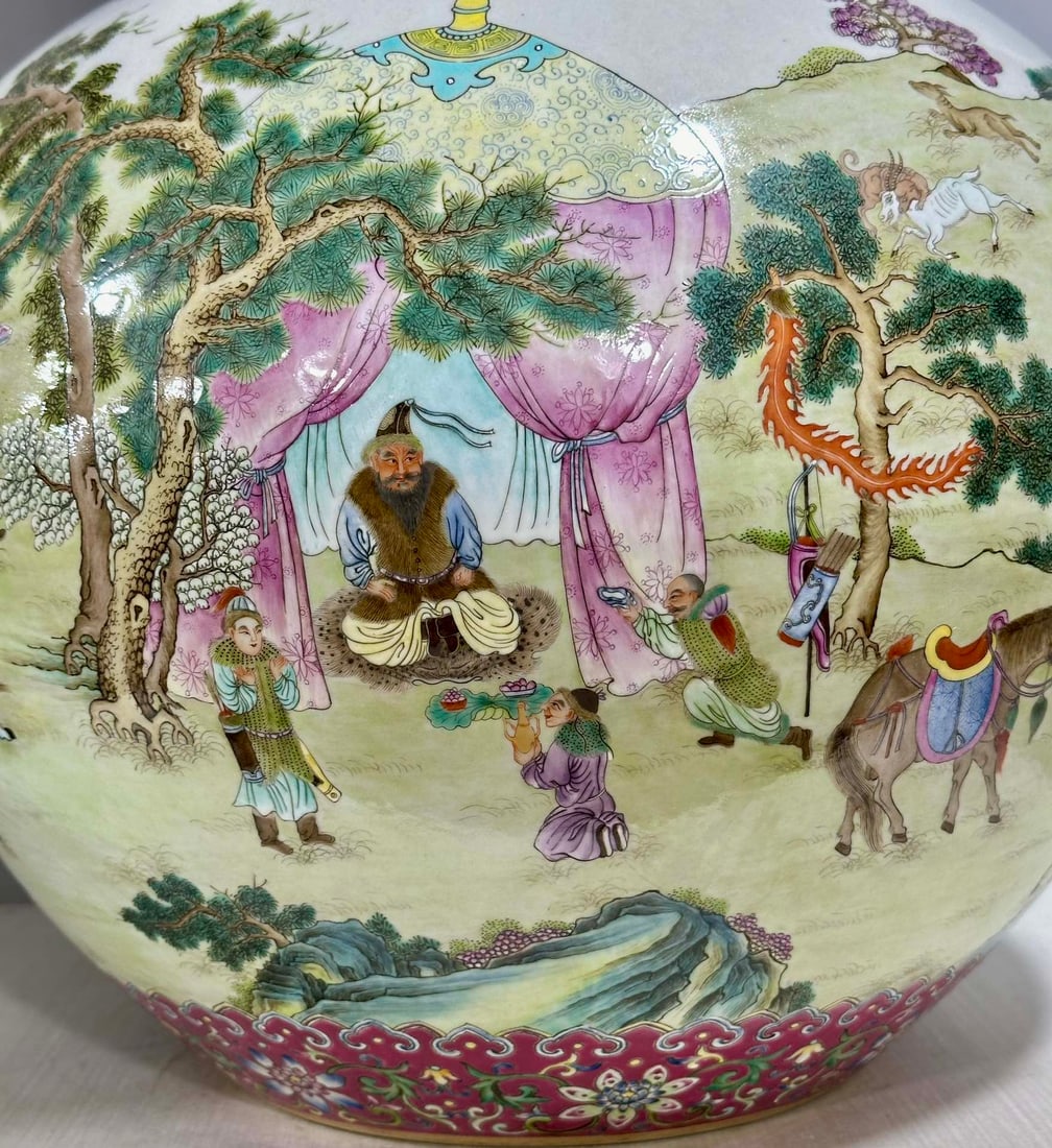 An Exquisite Chinese Yangcai celestial vase - 7