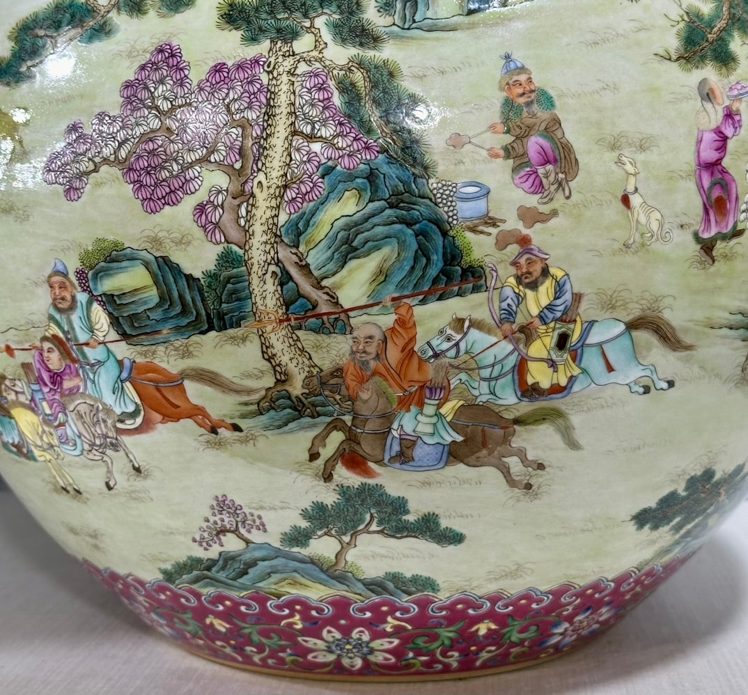 An Exquisite Chinese Yangcai celestial vase - 9
