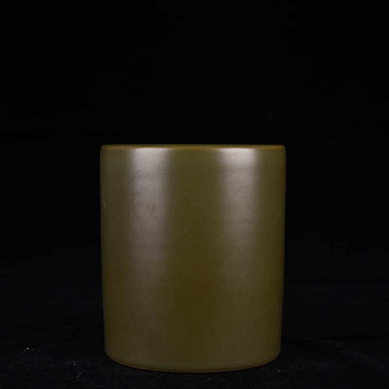 An Exquisite Chinese tea powder glaze pen holder: Size: Height 14 cm - Width 12.5 cm |Materials: Porcelain |Dynasty: Qing dynasty |Inscription: Yongzheng Mark |Object: pen holder