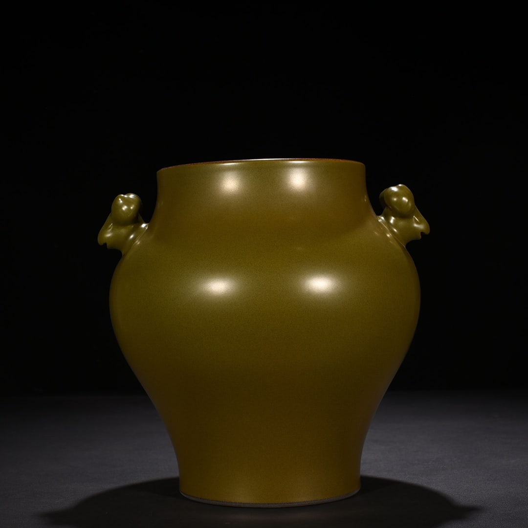 An Exquisite Chinese tea powder-glazed sheep head jar: Size: Height 28 cm - Width 26 cm |Materials: Porcelain |Dynasty: Qing dynasty |Inscription: Yongzheng Mark |Object: jar